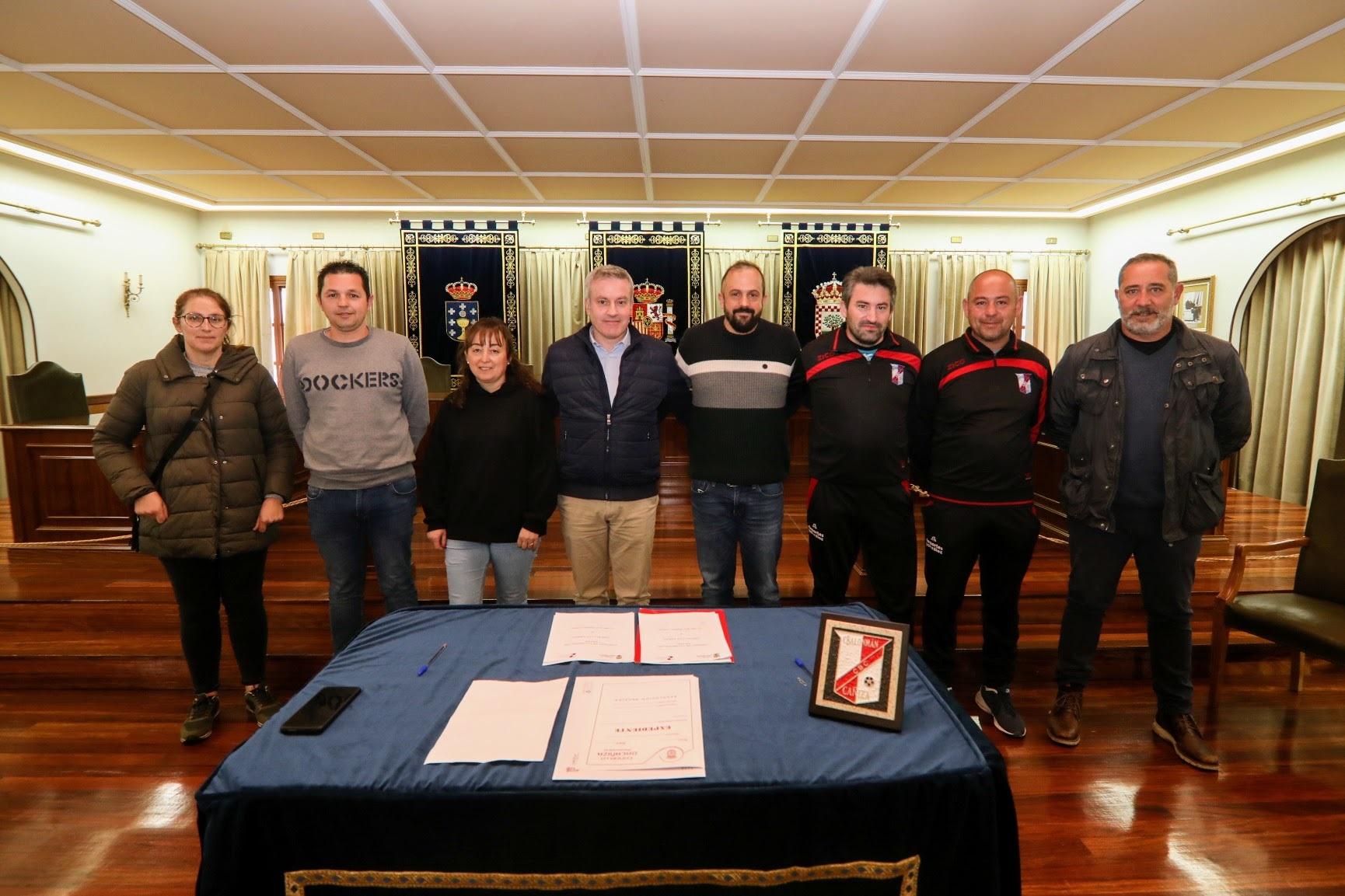 Firma del primer Convenio de colaboración entre el Ayuntamiento de A Cañiza y el CBC Cañiza  imagen 4