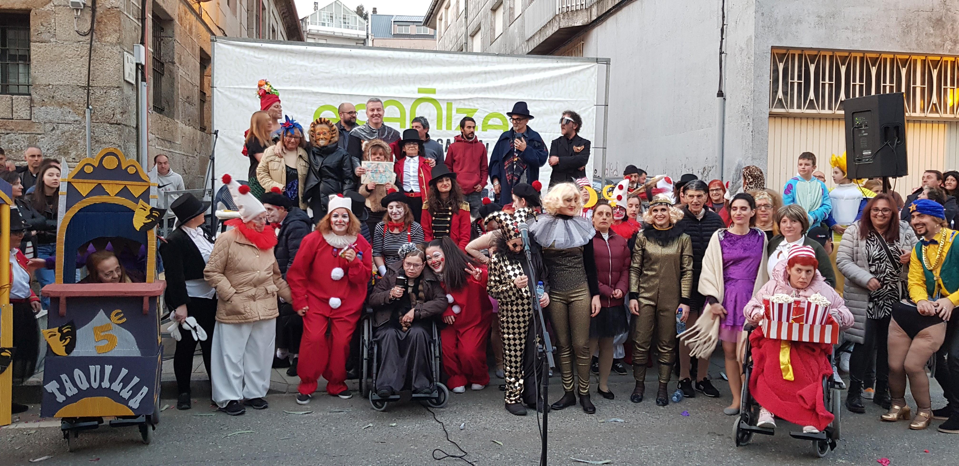 A Cañiza volve a celebrar o seu entroido co «Concurso de Comparsas» que congregou este domingo a centos de veciñ@s e case 200 participantes na rúas do Centro.