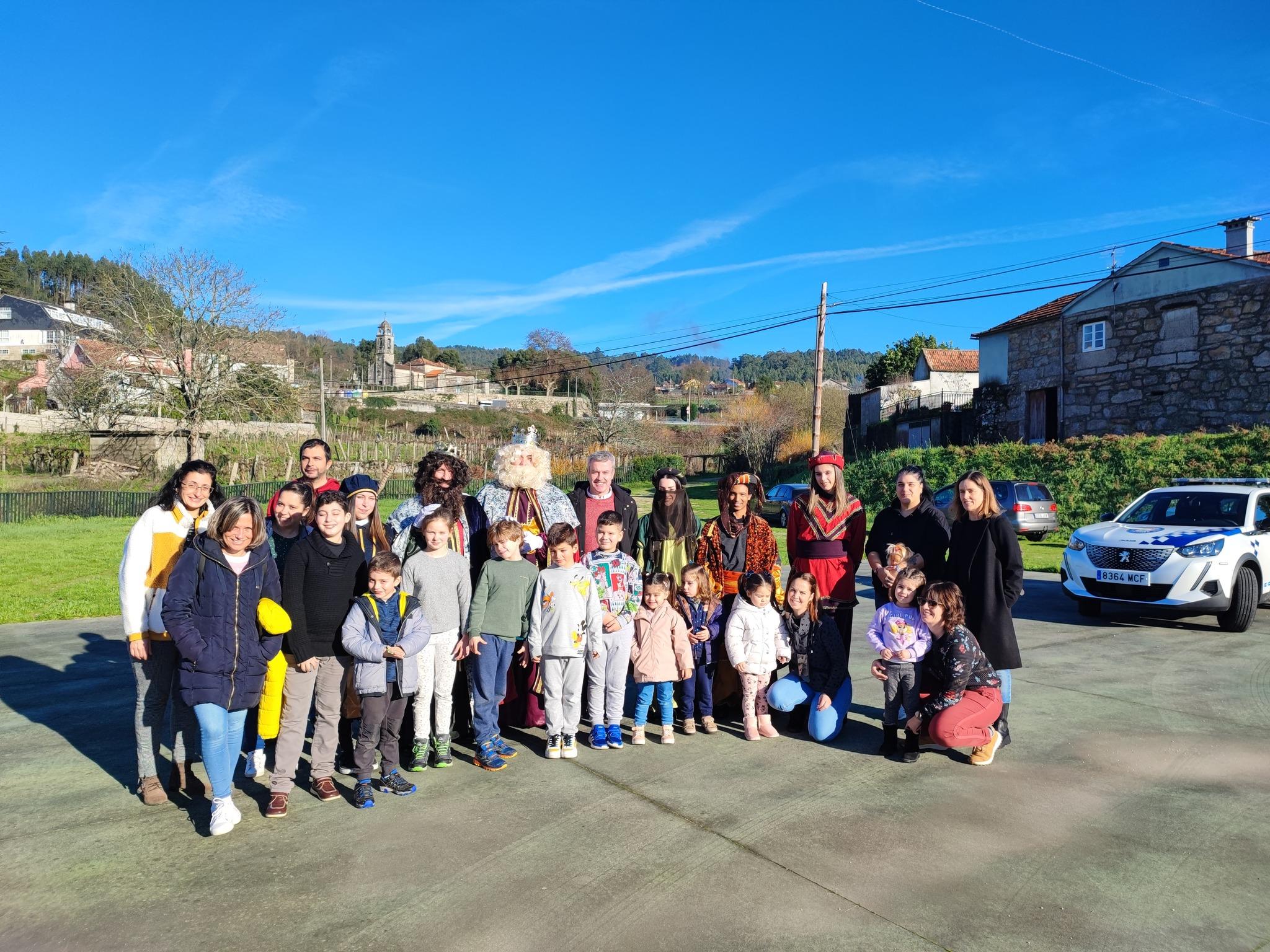 Visita das súas Maxestades de Oriente á parroquia de Valeixe