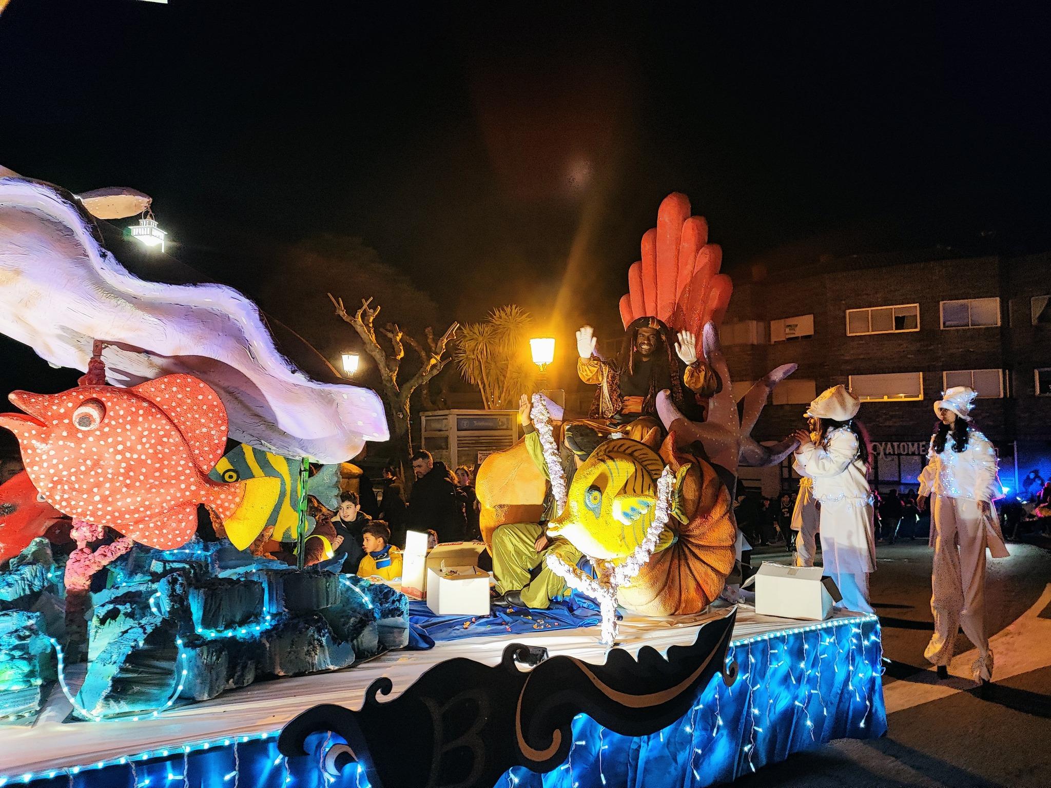 Cabalgata de Reis 2023. Imaxes do desfile polas rúas da Vila