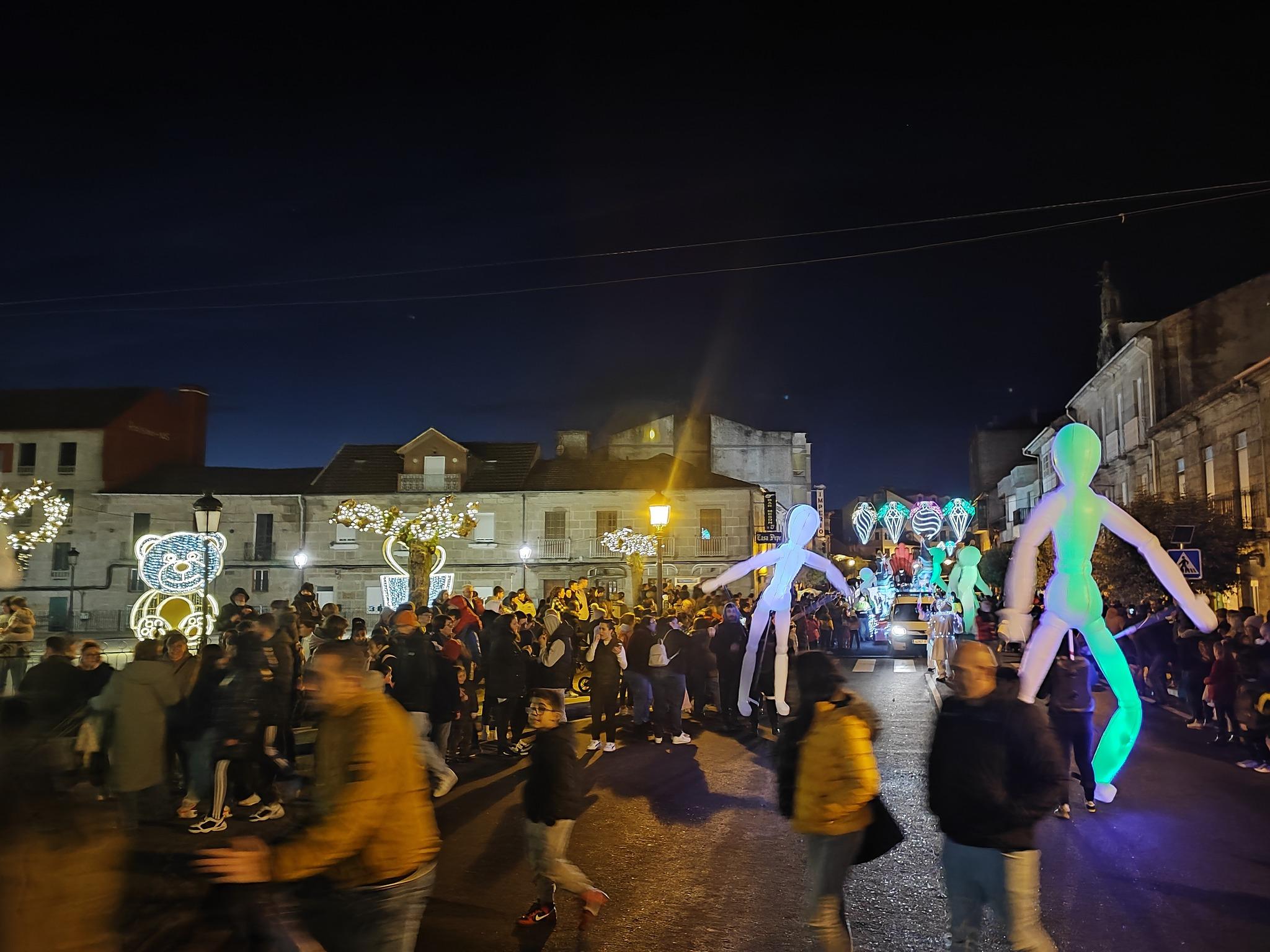 Cabalgata de Reis 2023. Imaxes do desfile polas rúas da Vila