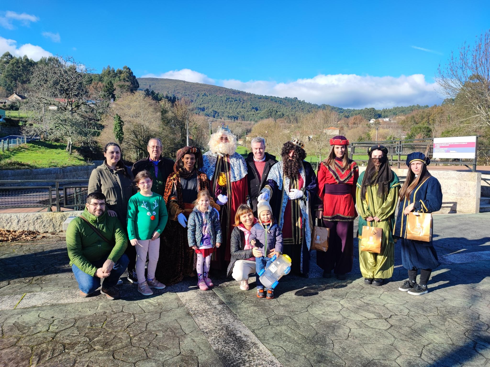 Visita das súas Maxestades de Oriente á parroquia de Luneda