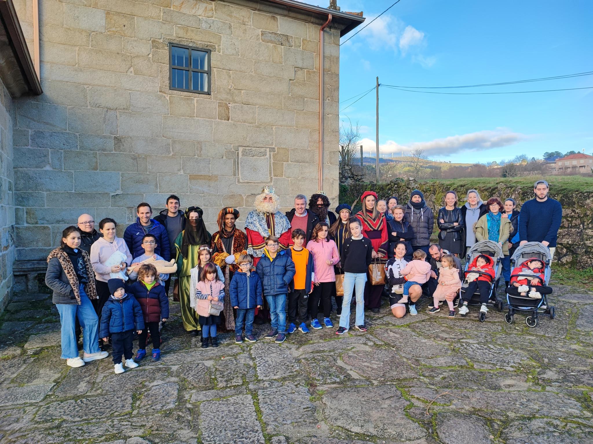 Visita das súas Maxestades de Oriente á parroquia de Achas