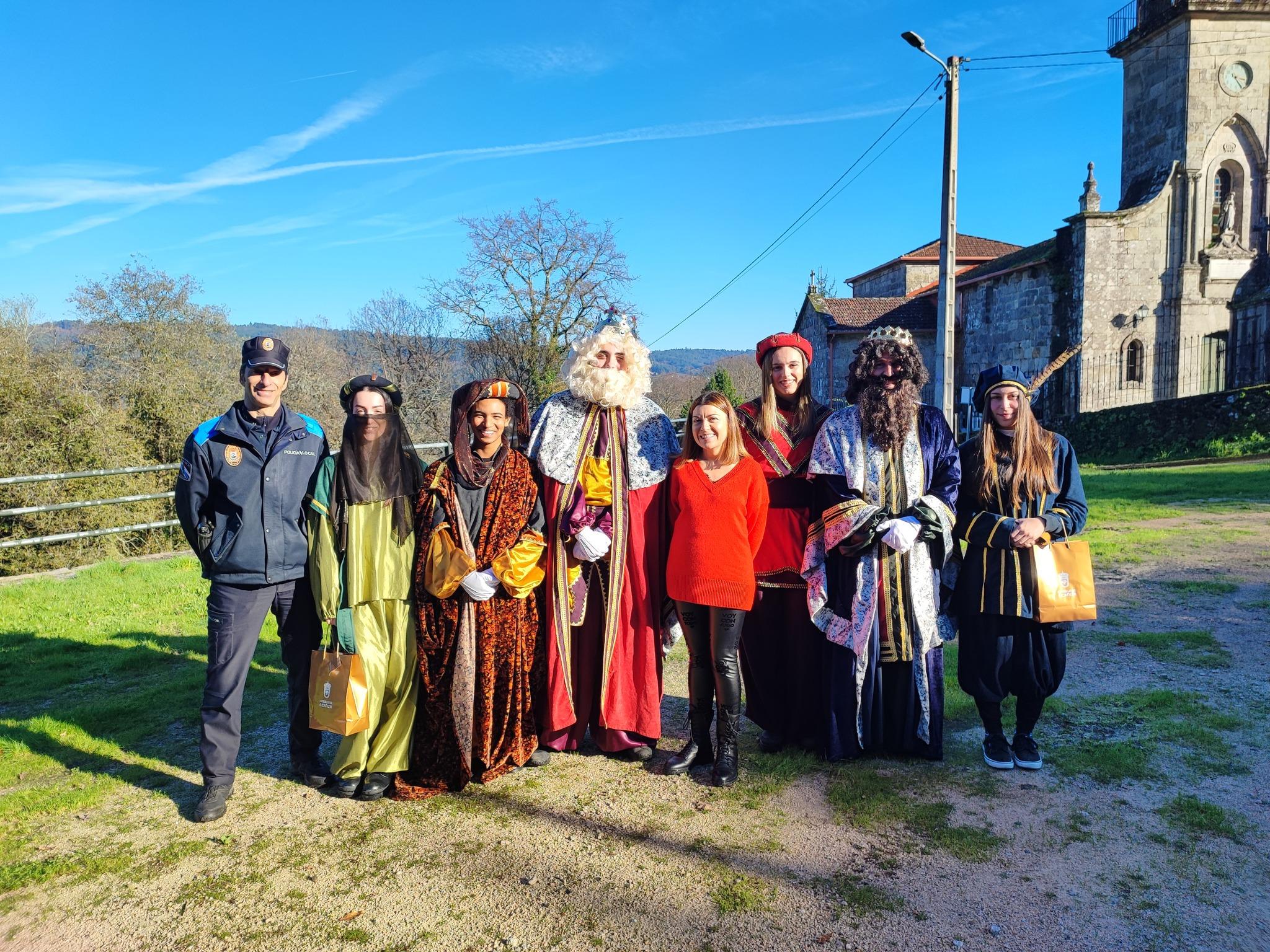 Visita das súas Maxestades de Oriente á parroquia de Parada