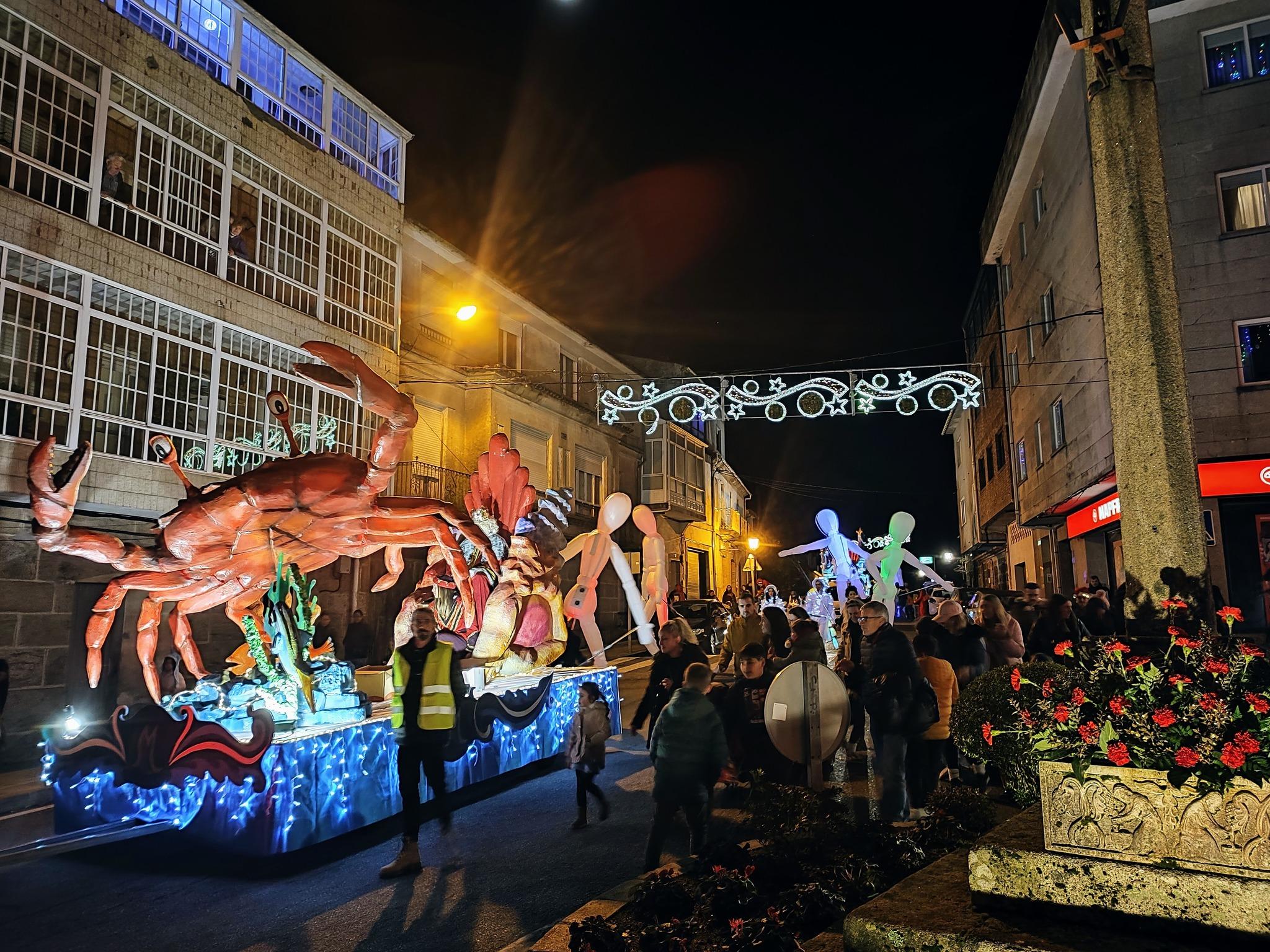 Cabalgata de Reis 2023. Imaxes do desfile polas rúas da Vila