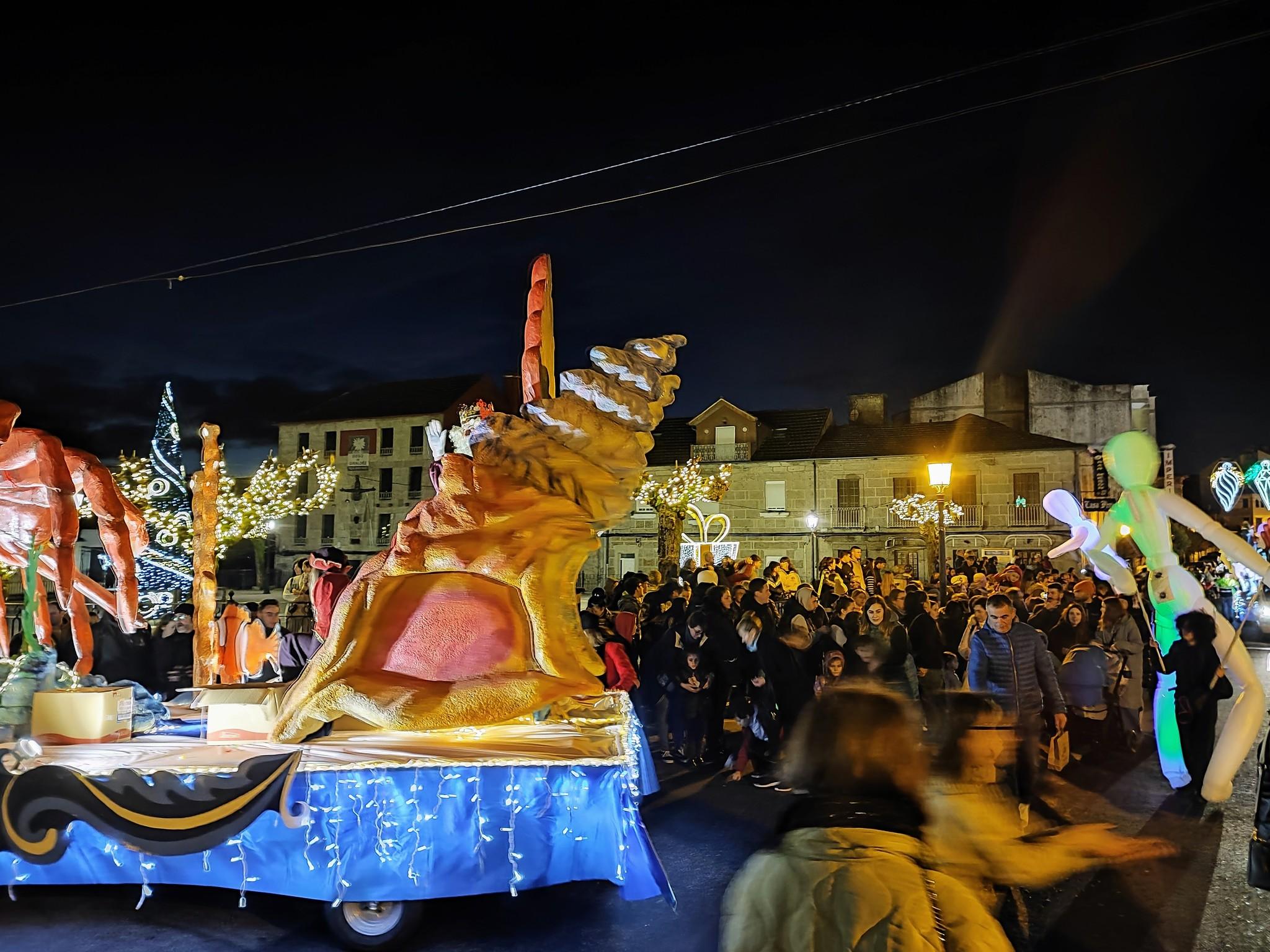 Cabalgata de Reis 2023. Imaxes do desfile polas rúas da Vila