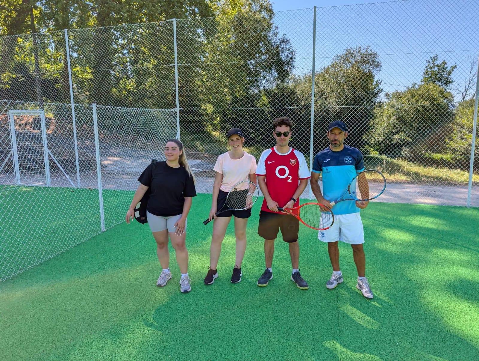 As pistas de tenis municipais das Grades acolleron o seu I Torneo oficial