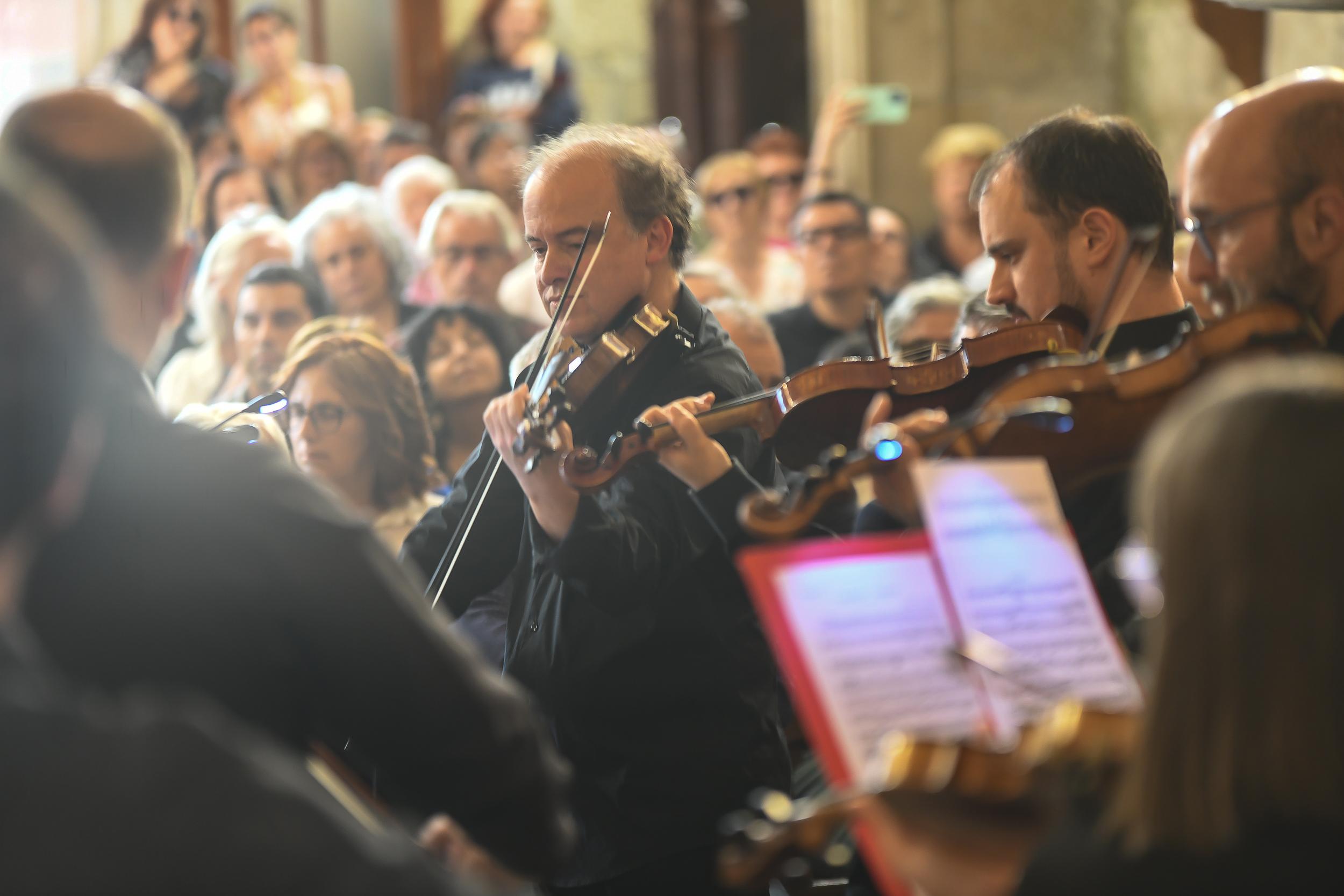 Éxito rotundo en Valeixe co concerto de música clásica celebrado o 21 de xuño a cargo da Orquestra de Cámara Galega, no marco do 40 Aniversario de REDEIA