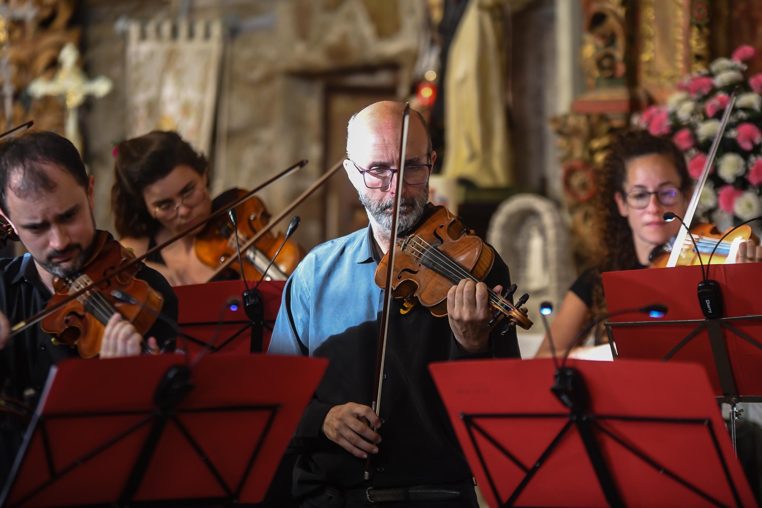 Éxito rotundo en Valeixe co concerto de música clásica celebrado o 21 de xuño a cargo da Orquestra de Cámara Galega, no marco do 40 Aniversario de REDEIA