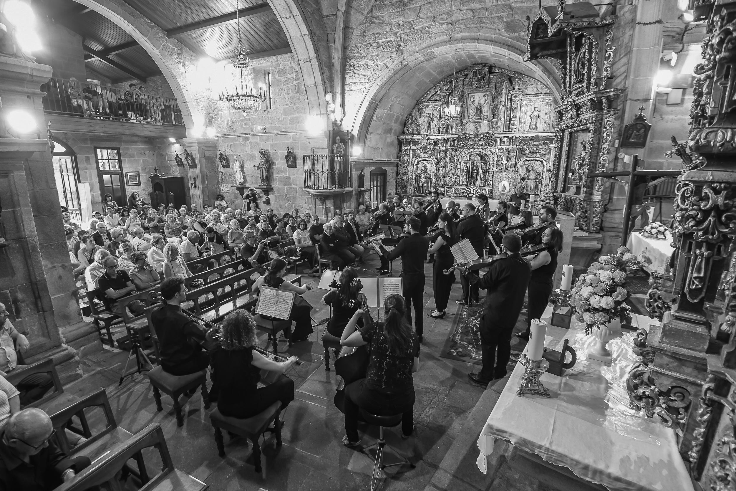 Éxito rotundo en Valeixe co concerto de música clásica celebrado o 21 de xuño a cargo da Orquestra de Cámara Galega, no marco do 40 Aniversario de REDEIA