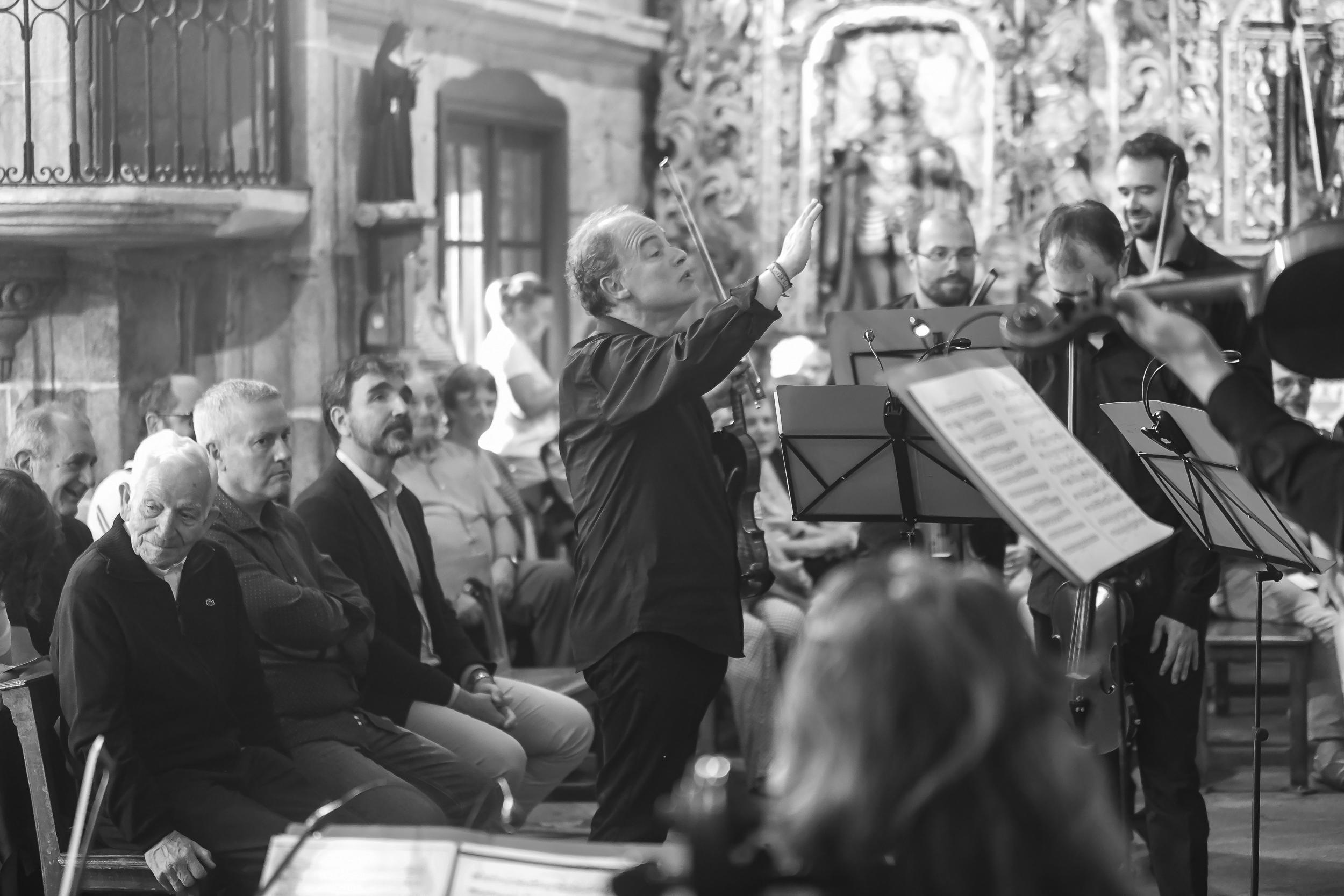 Éxito rotundo en Valeixe co concerto de música clásica celebrado o 21 de xuño a cargo da Orquestra de Cámara Galega, no marco do 40 Aniversario de REDEIA