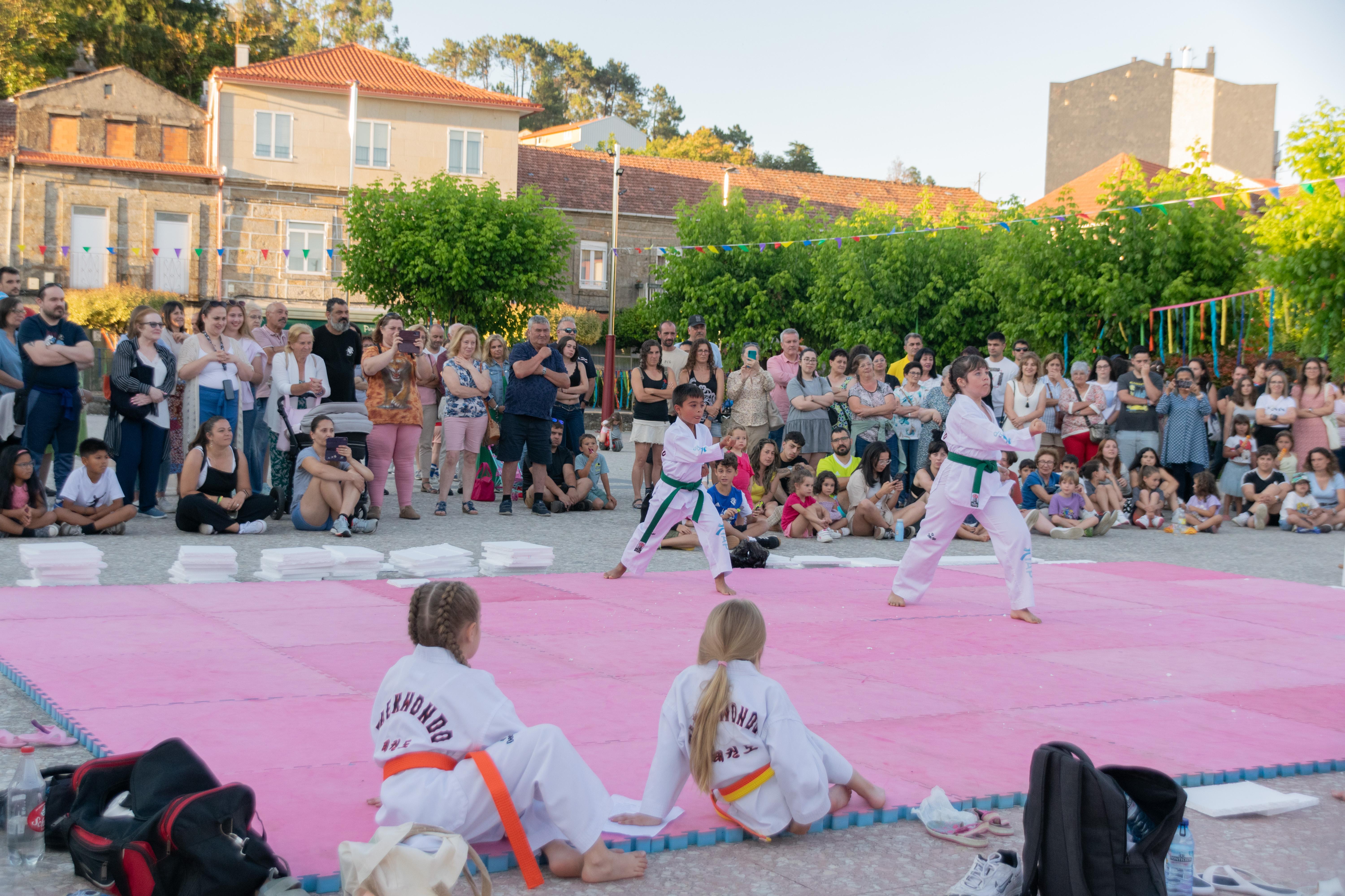 Exhibición d@s alumn@s da Escola Municipal de TAEKWONDO.