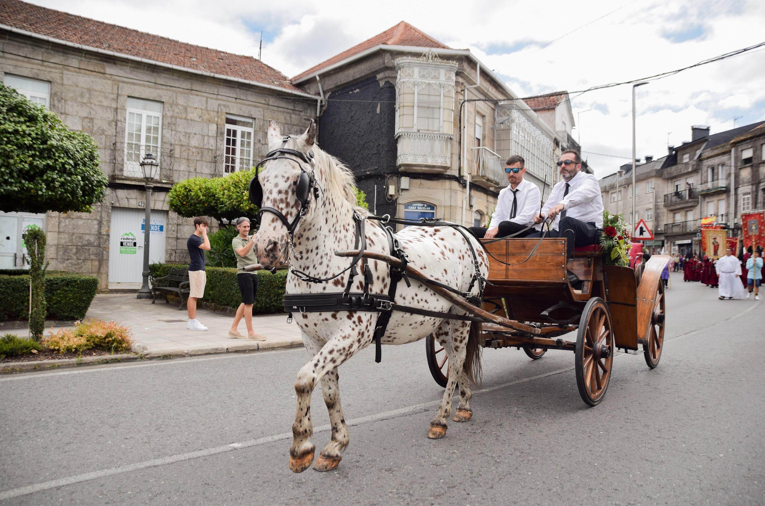 A Cañiza celebrou con devoción a festividade na honra do Santísimo Cristo da Agonía