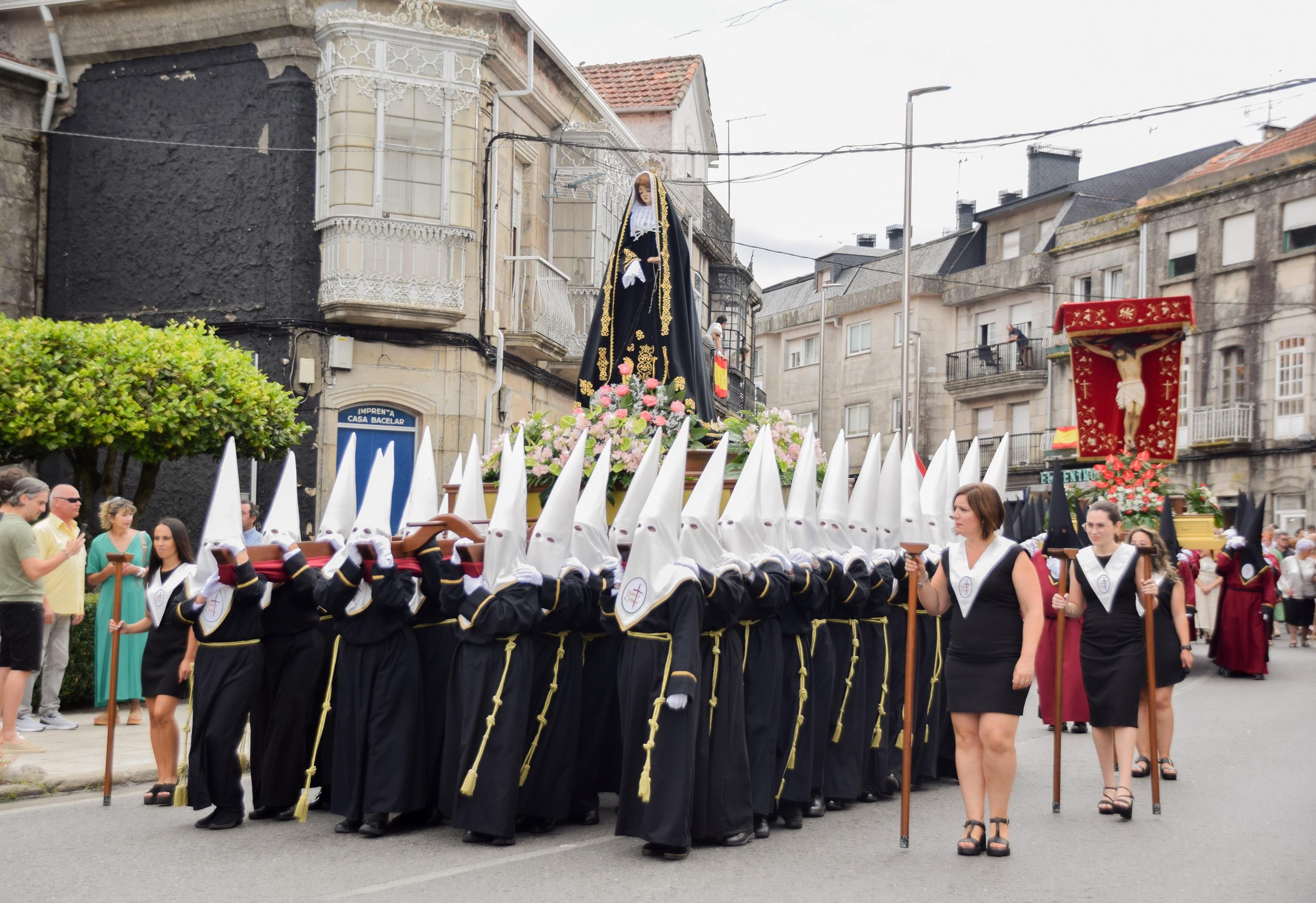 A Cañiza celebrou con devoción a festividade na honra do Santísimo Cristo da Agonía