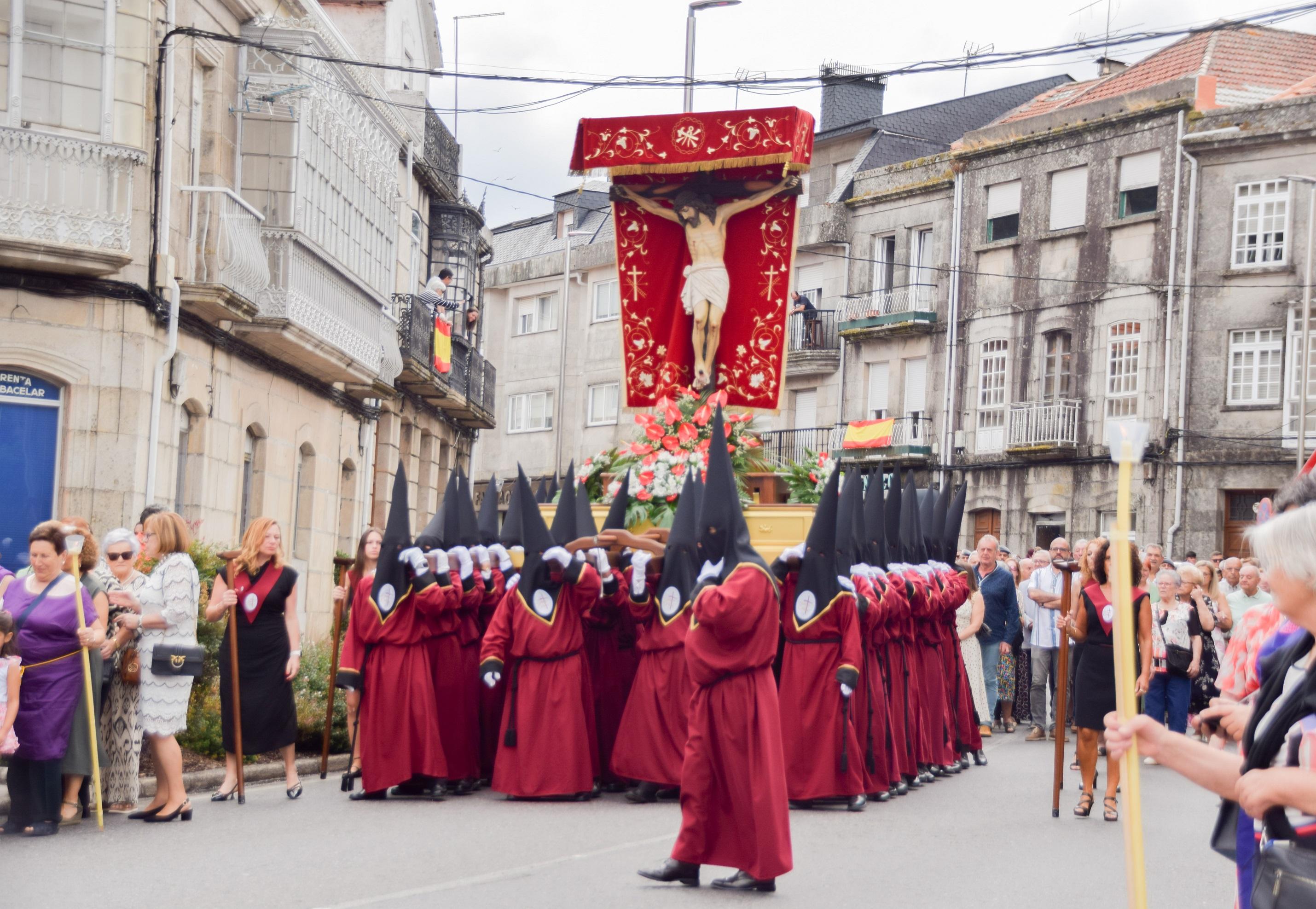 A Cañiza celebrou con devoción a festividade na honra do Santísimo Cristo da Agonía