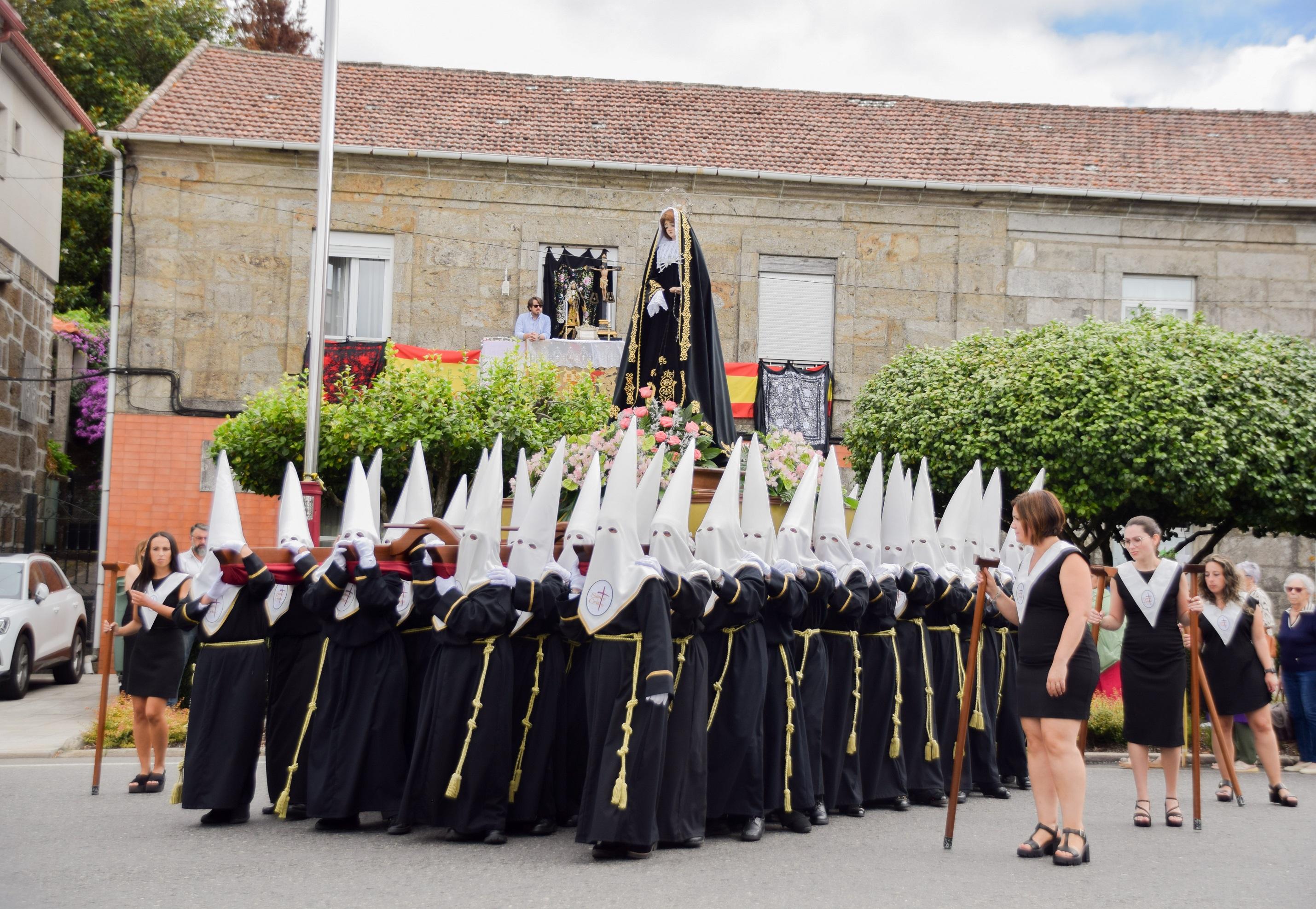 A Cañiza celebrou con devoción a festividade na honra do Santísimo Cristo da Agonía