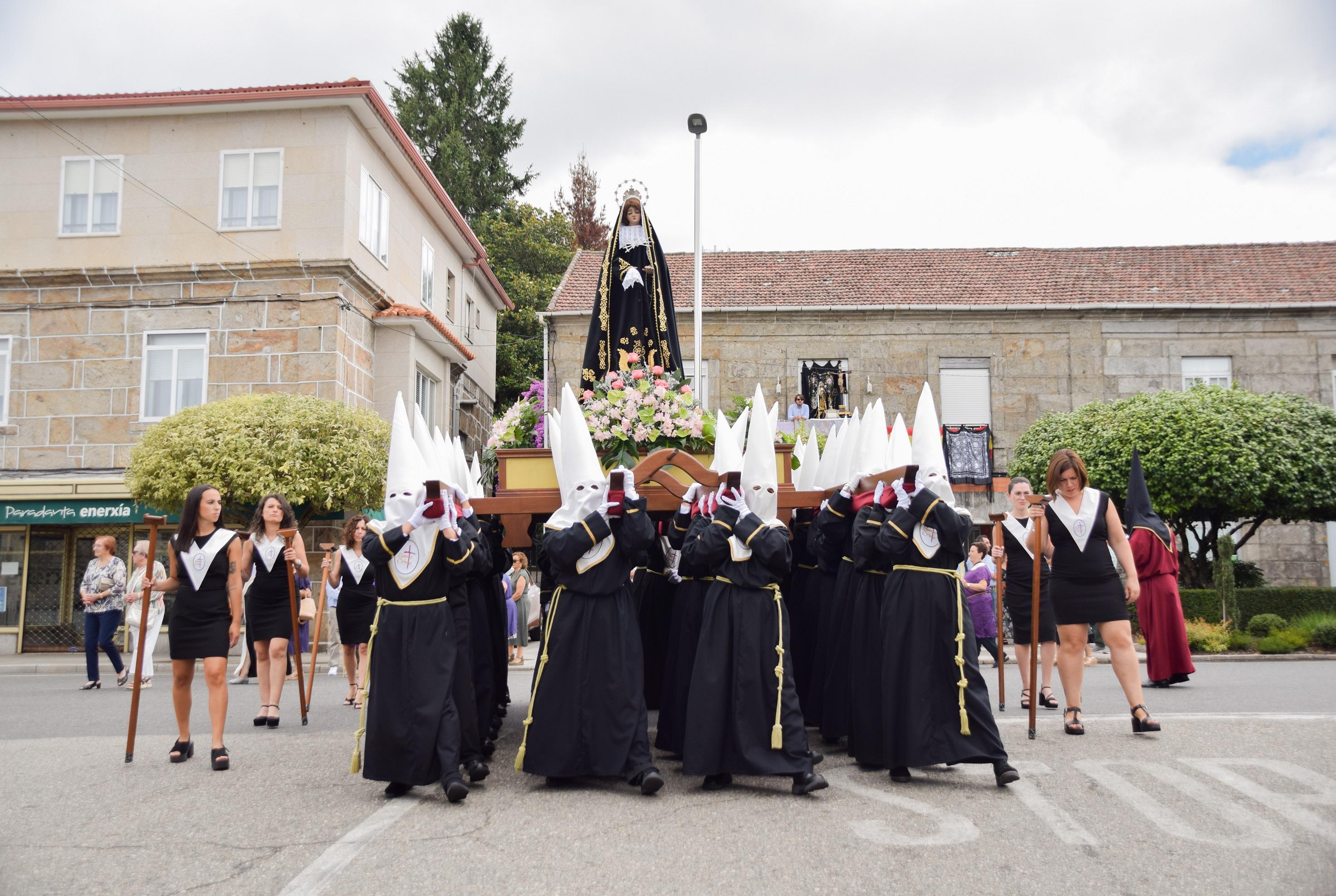 A Cañiza celebrou con devoción a festividade na honra do Santísimo Cristo da Agonía