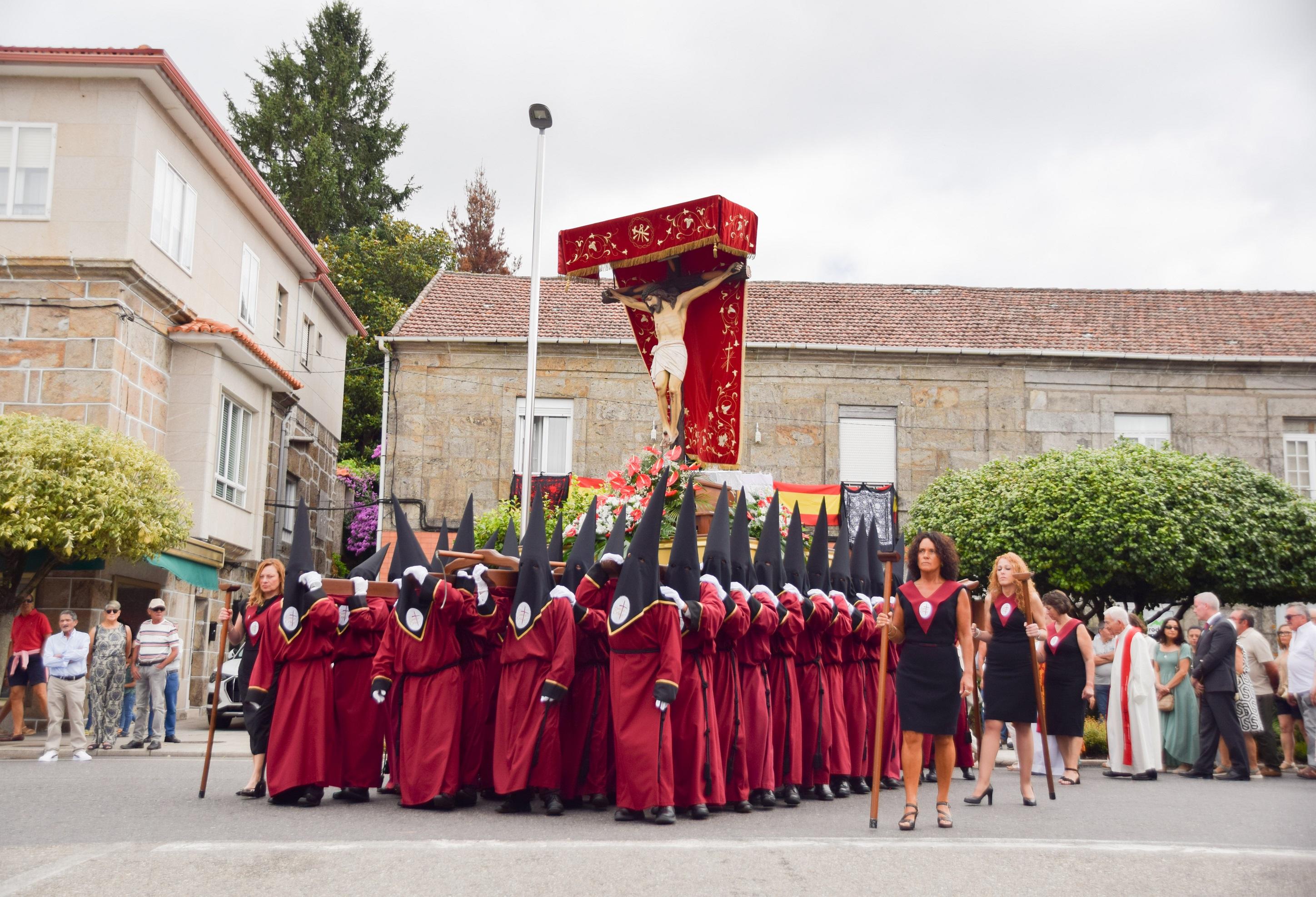 A Cañiza celebrou con devoción a festividade na honra do Santísimo Cristo da Agonía