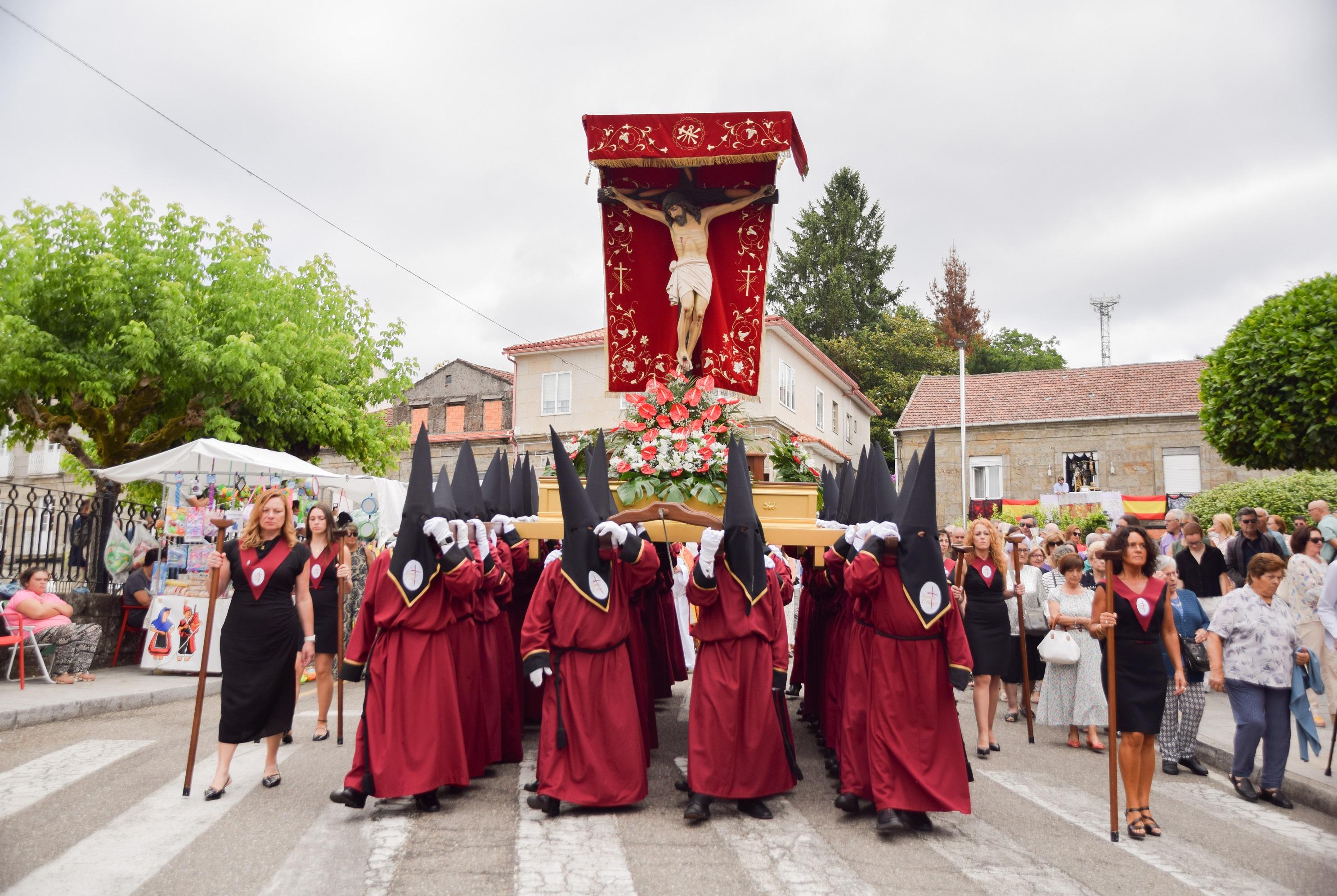 A Cañiza celebrou con devoción a festividade na honra do Santísimo Cristo da Agonía