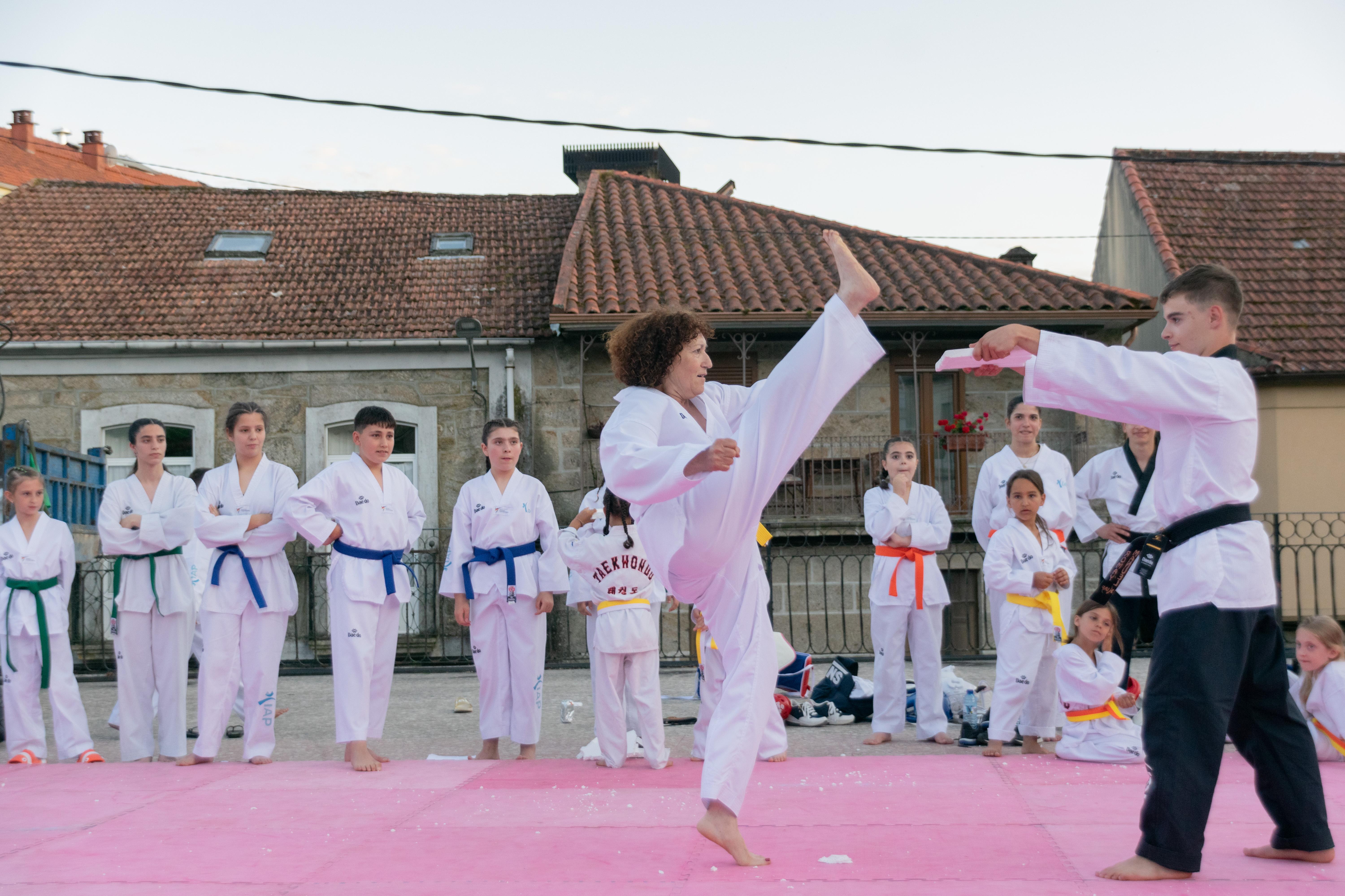 Exhibición d@s alumn@s da Escola Municipal de TAEKWONDO.