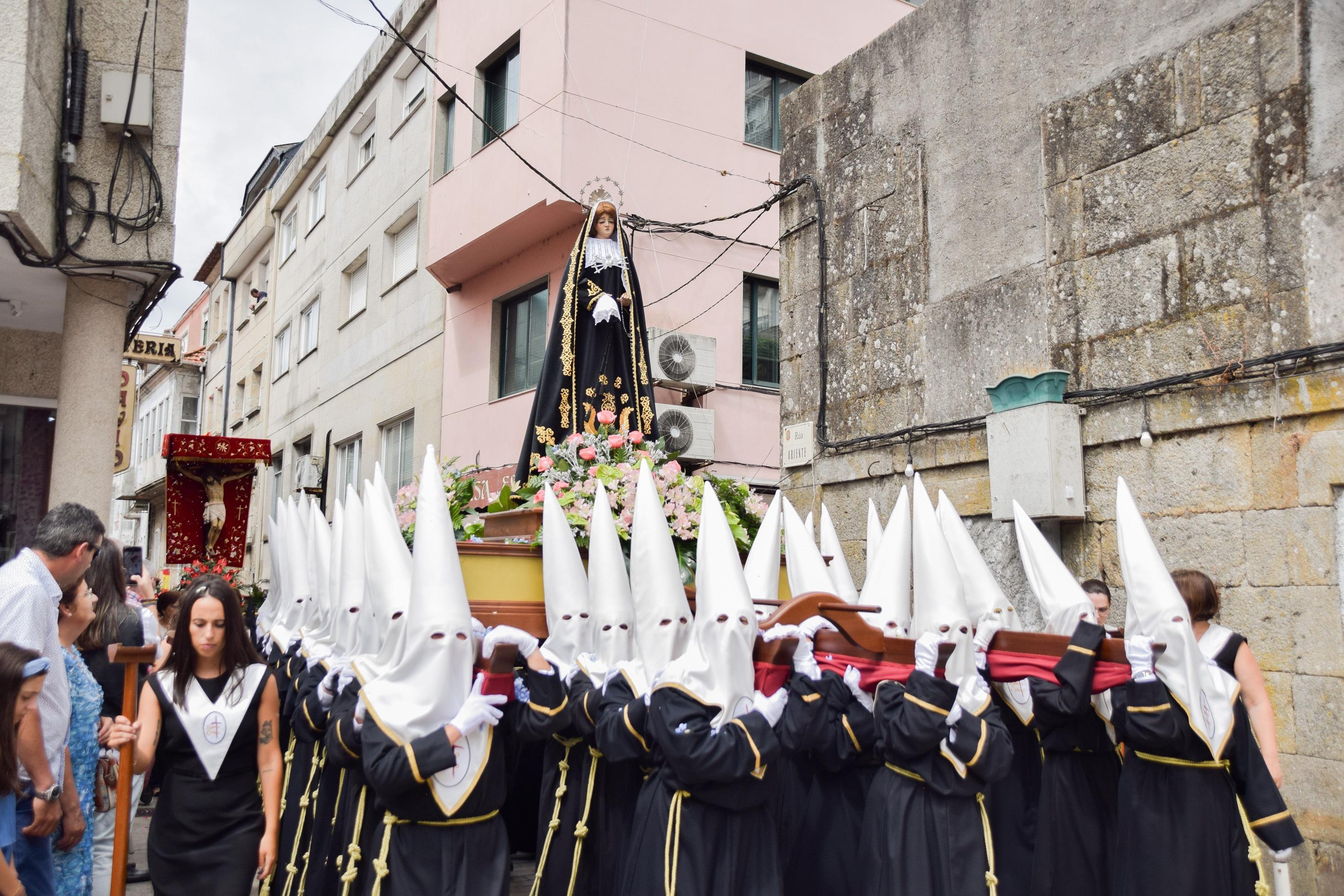 A Cañiza celebrou con devoción a festividade na honra do Santísimo Cristo da Agonía