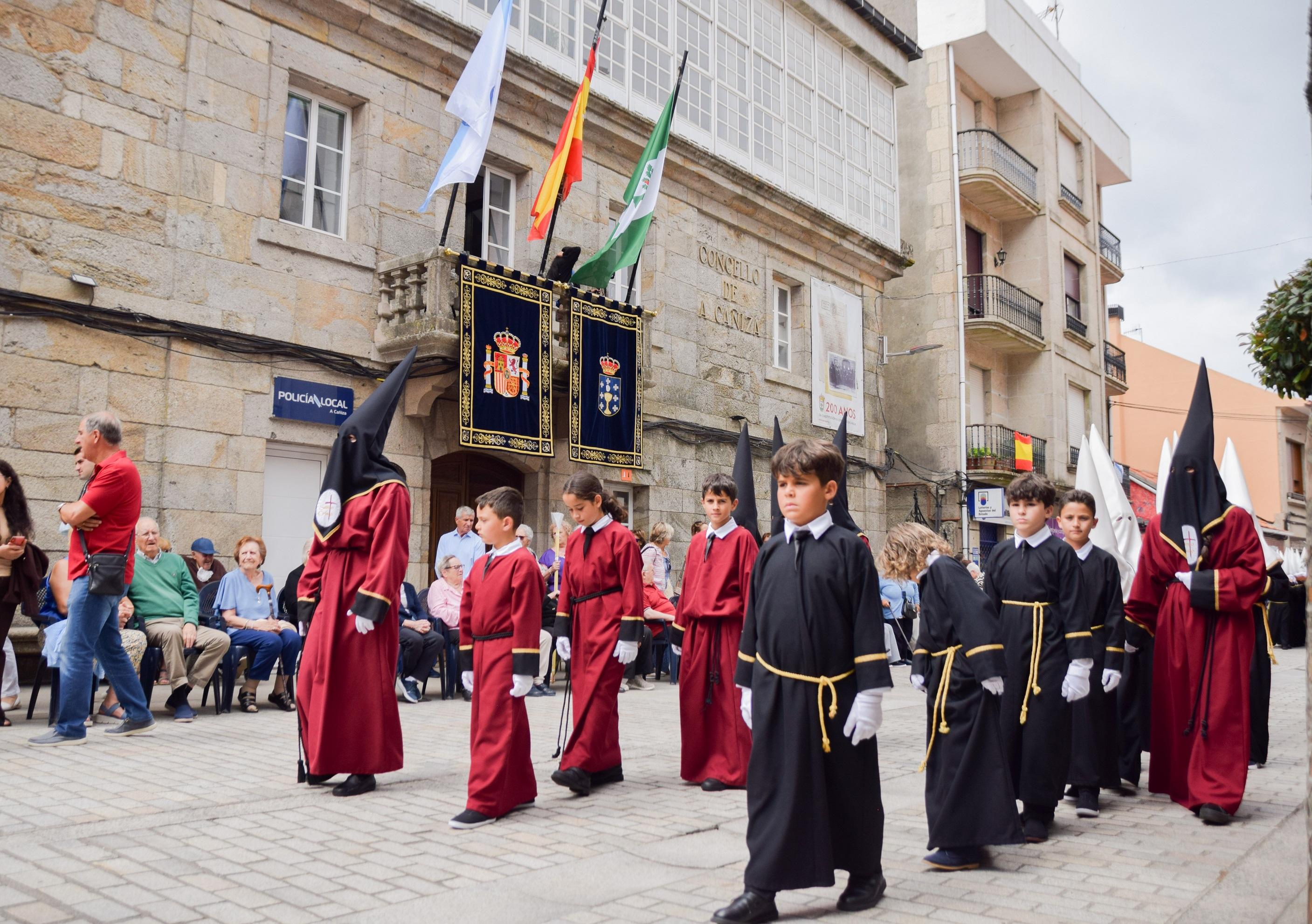 A Cañiza celebrou con devoción a festividade na honra do Santísimo Cristo da Agonía