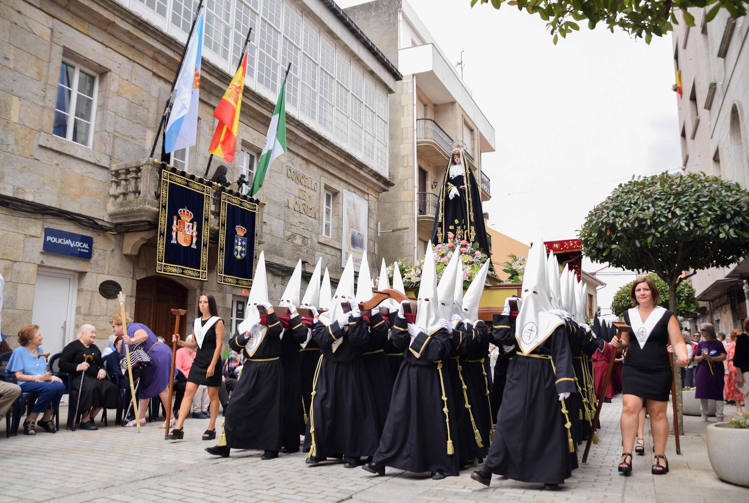 A Cañiza celebrou con devoción a festividade na honra do Santísimo Cristo da Agonía