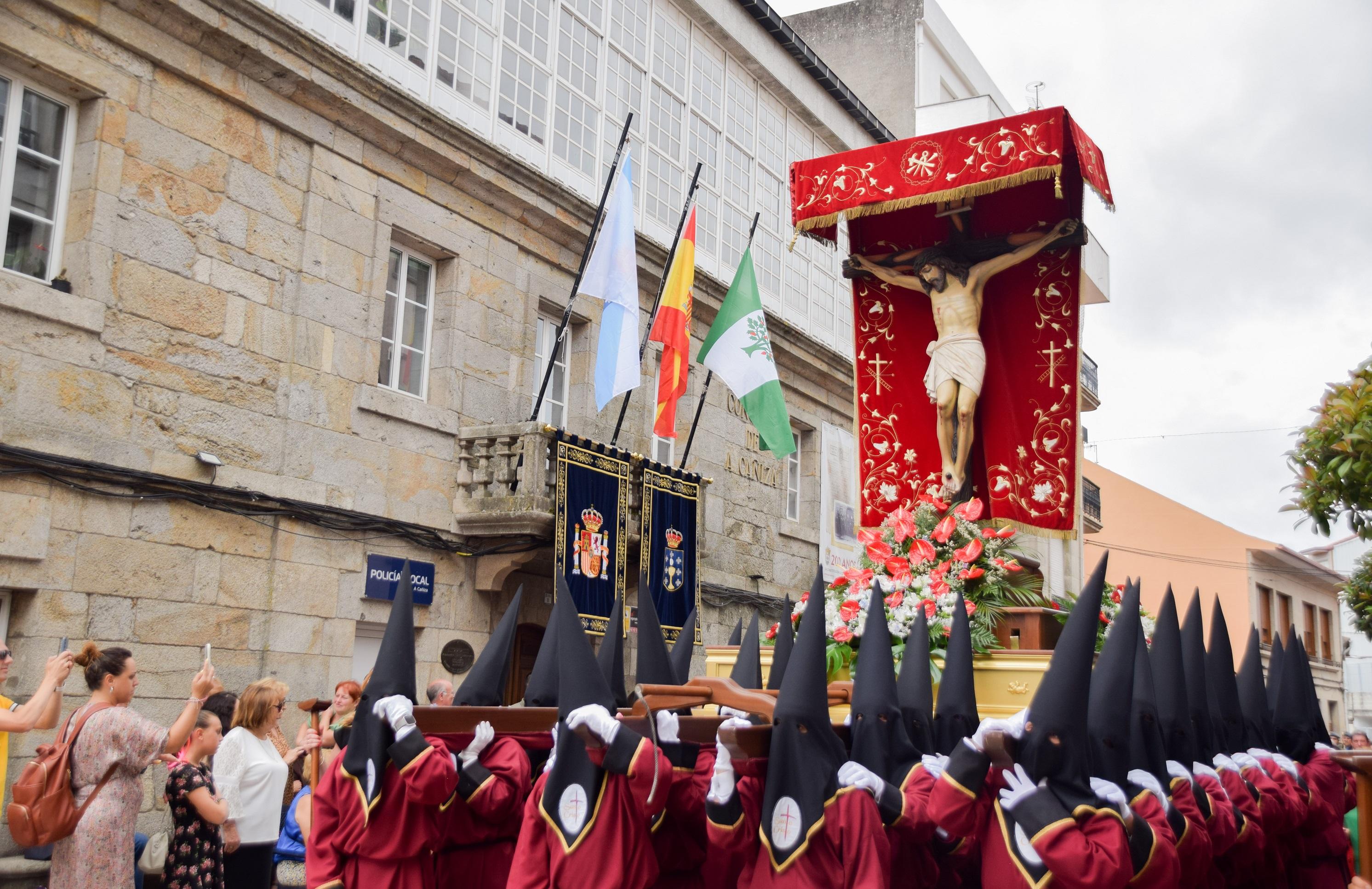 A Cañiza celebrou con devoción a festividade na honra do Santísimo Cristo da Agonía