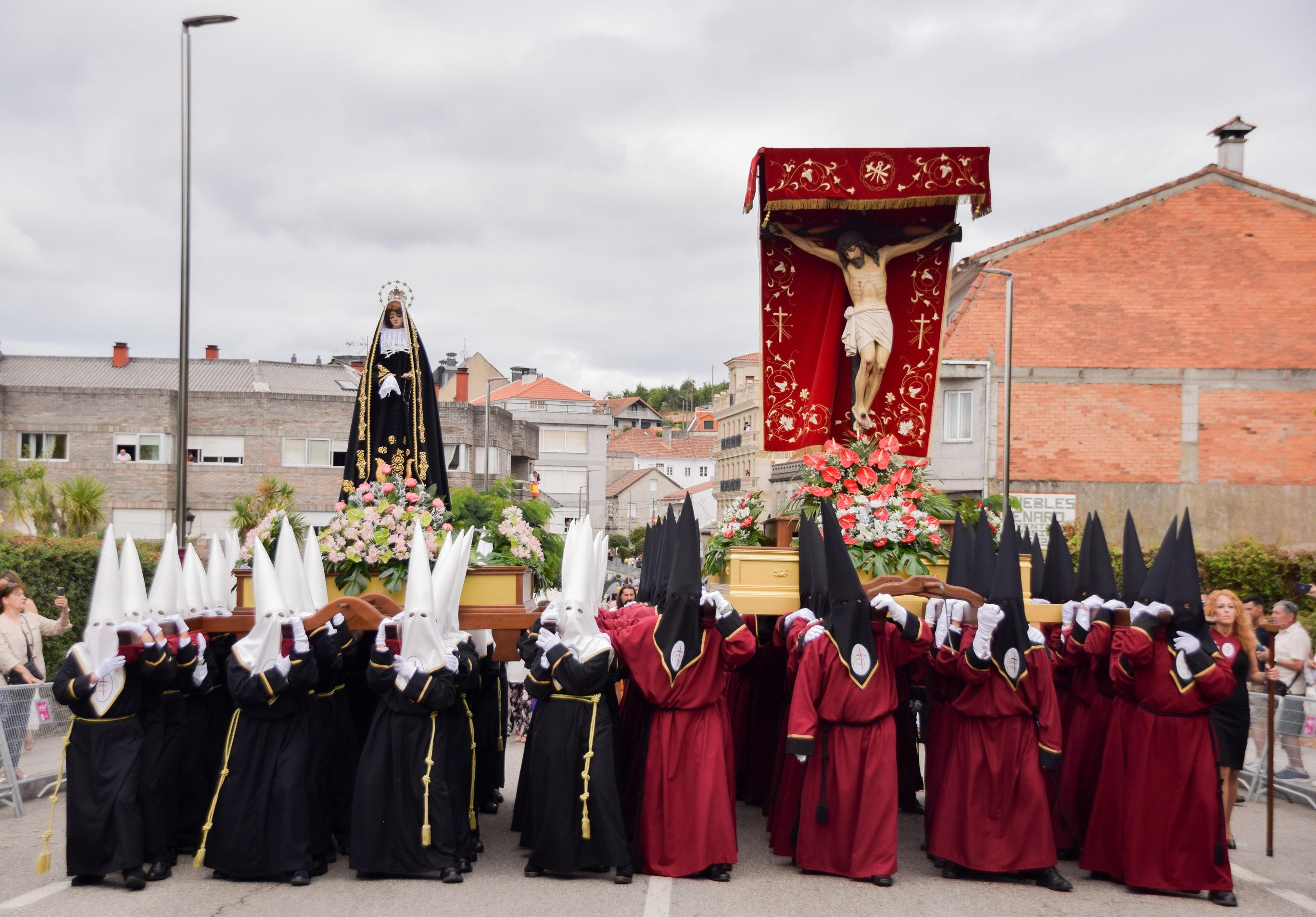 A Cañiza celebrou con devoción a festividade na honra do Santísimo Cristo da Agonía