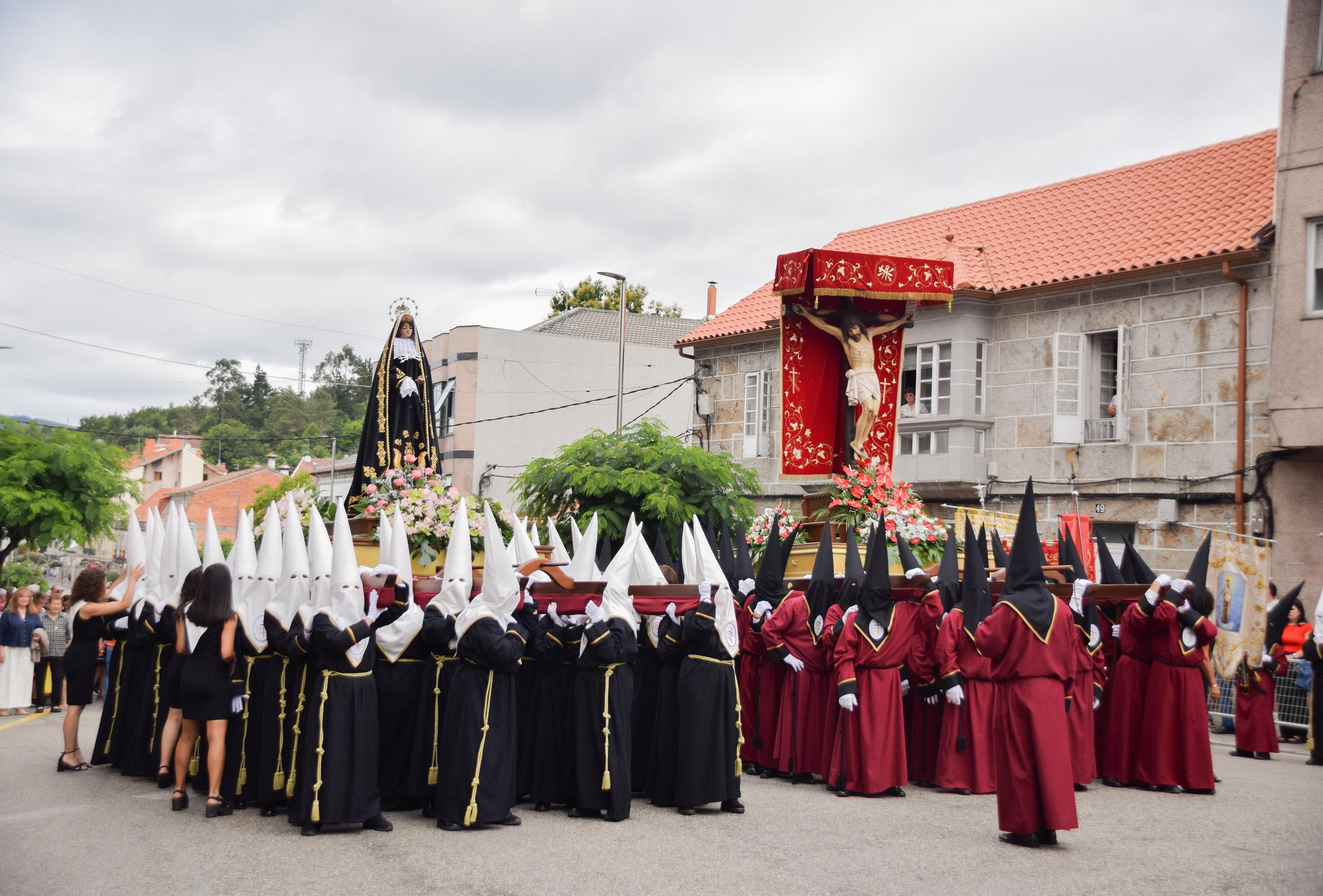 A Cañiza celebrou con devoción a festividade na honra do Santísimo Cristo da Agonía