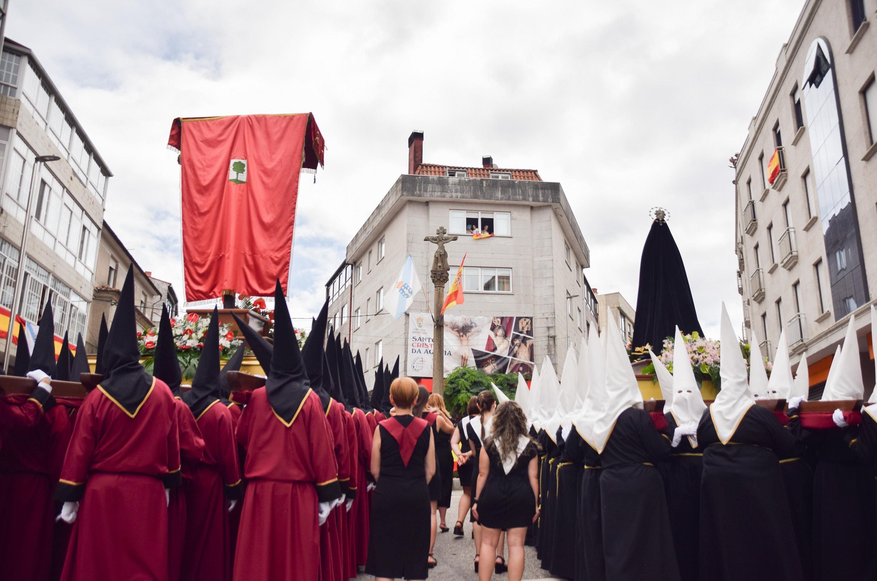 A Cañiza celebrou con devoción a festividade na honra do Santísimo Cristo da Agonía