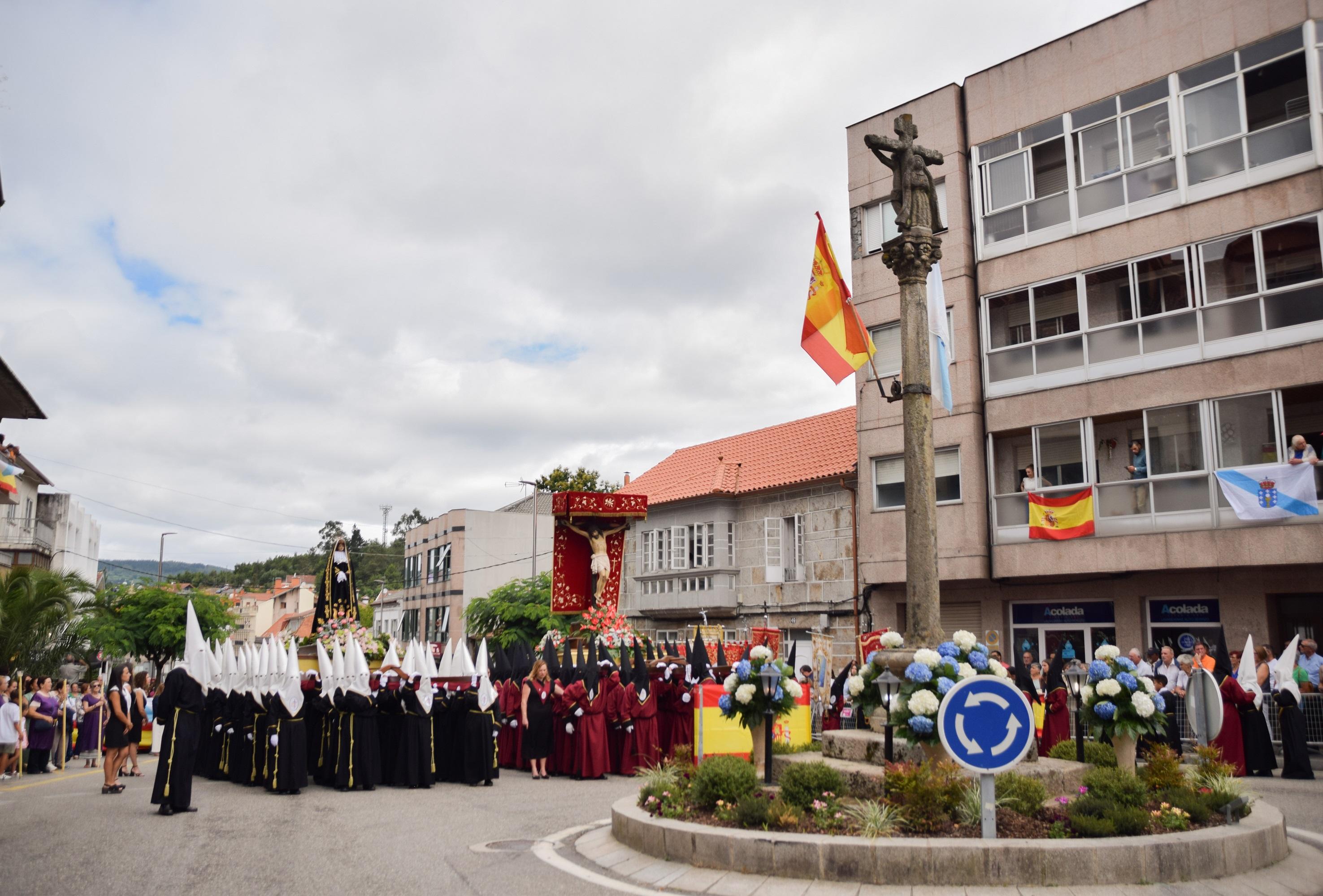 A Cañiza celebrou con devoción a festividade na honra do Santísimo Cristo da Agonía