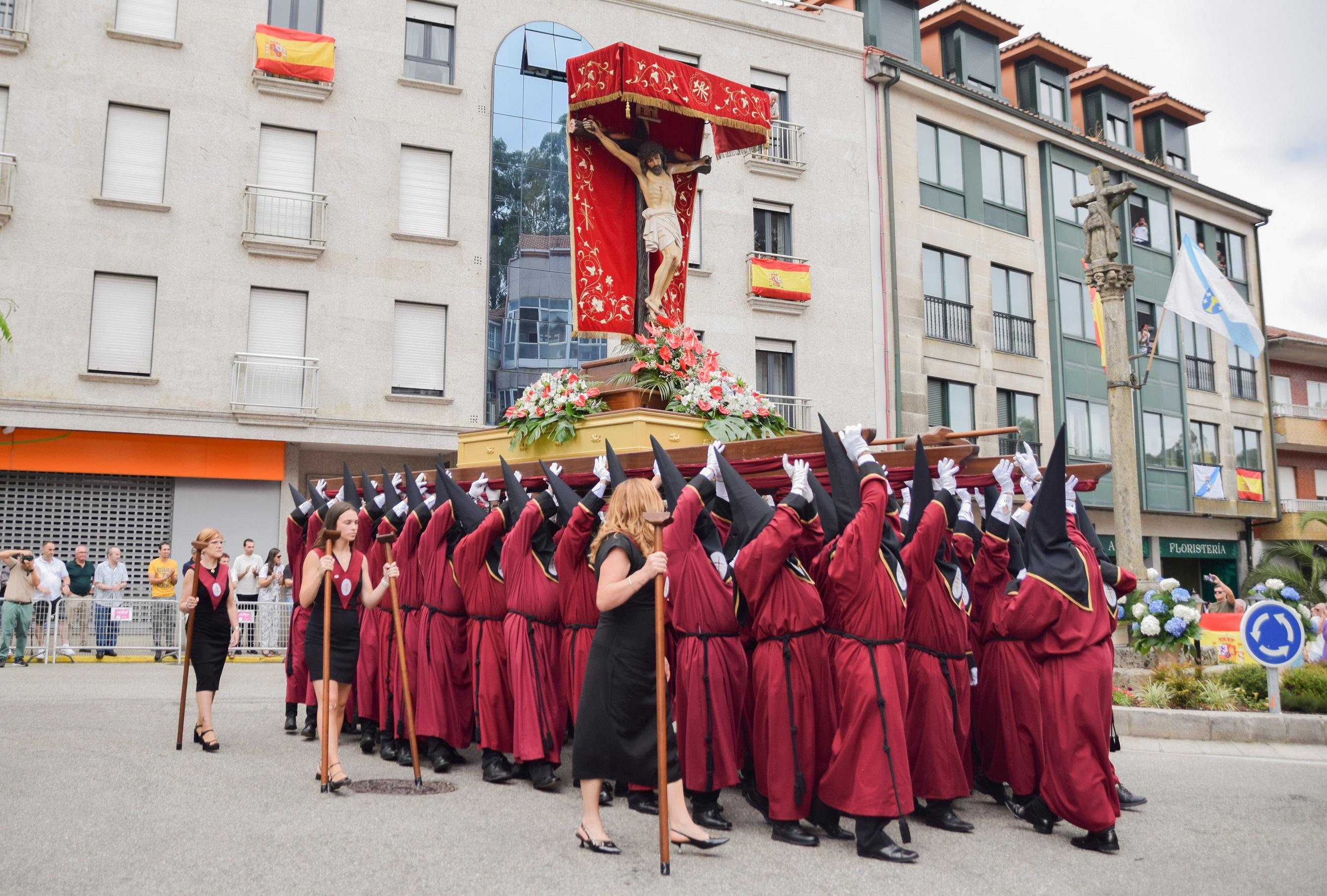 A Cañiza celebrou con devoción a festividade na honra do Santísimo Cristo da Agonía