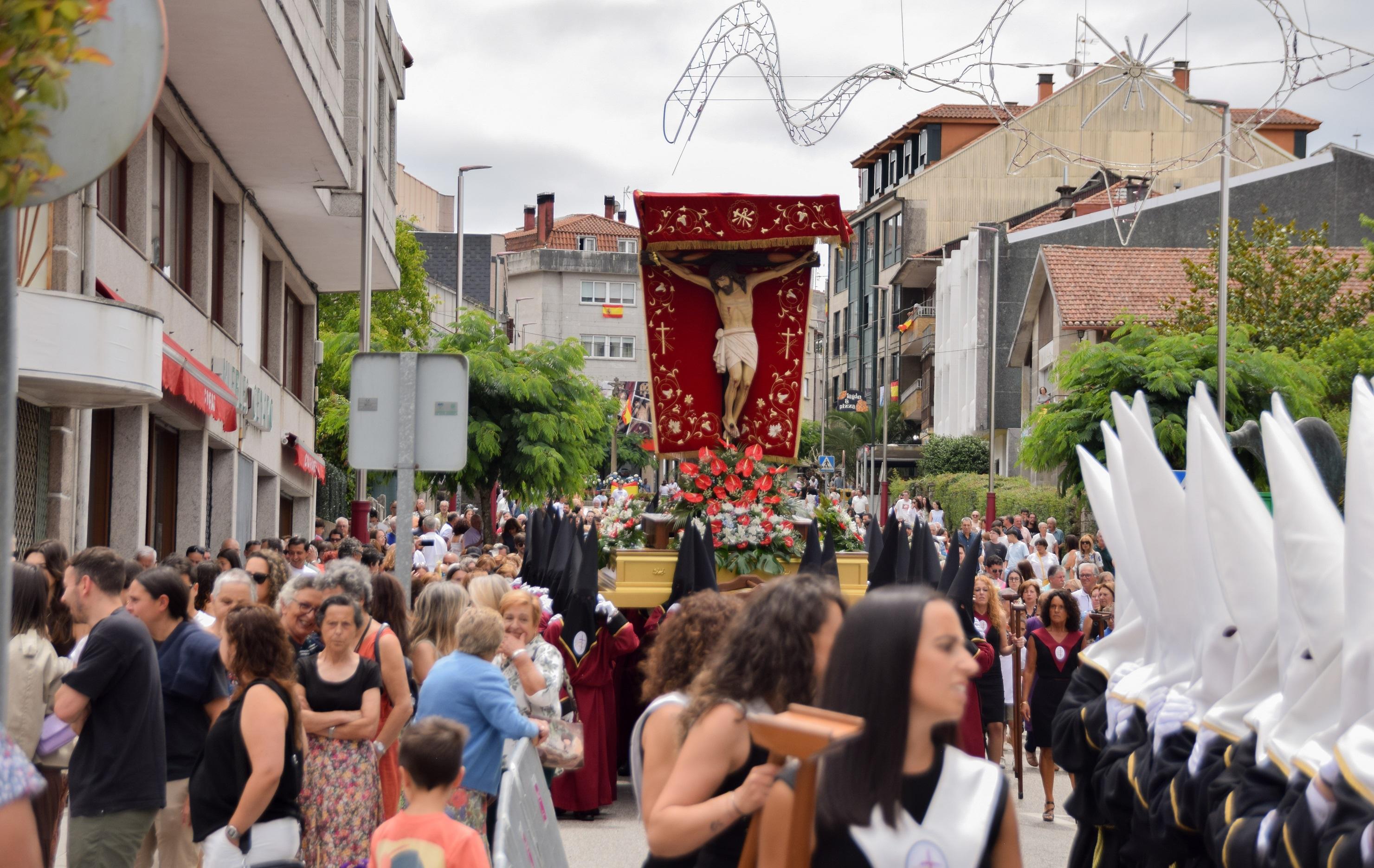 A Cañiza celebrou con devoción a festividade na honra do Santísimo Cristo da Agonía