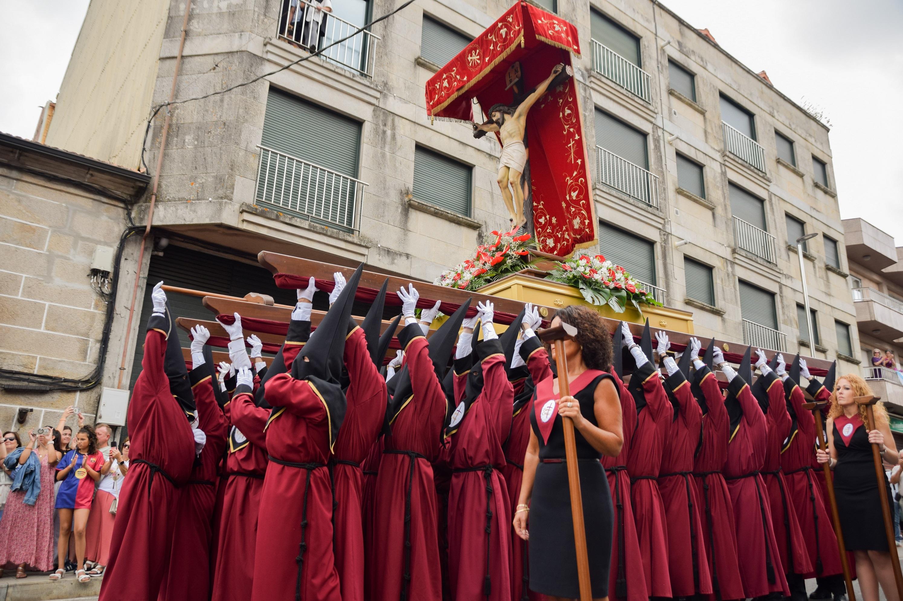 A Cañiza celebrou con devoción a festividade na honra do Santísimo Cristo da Agonía