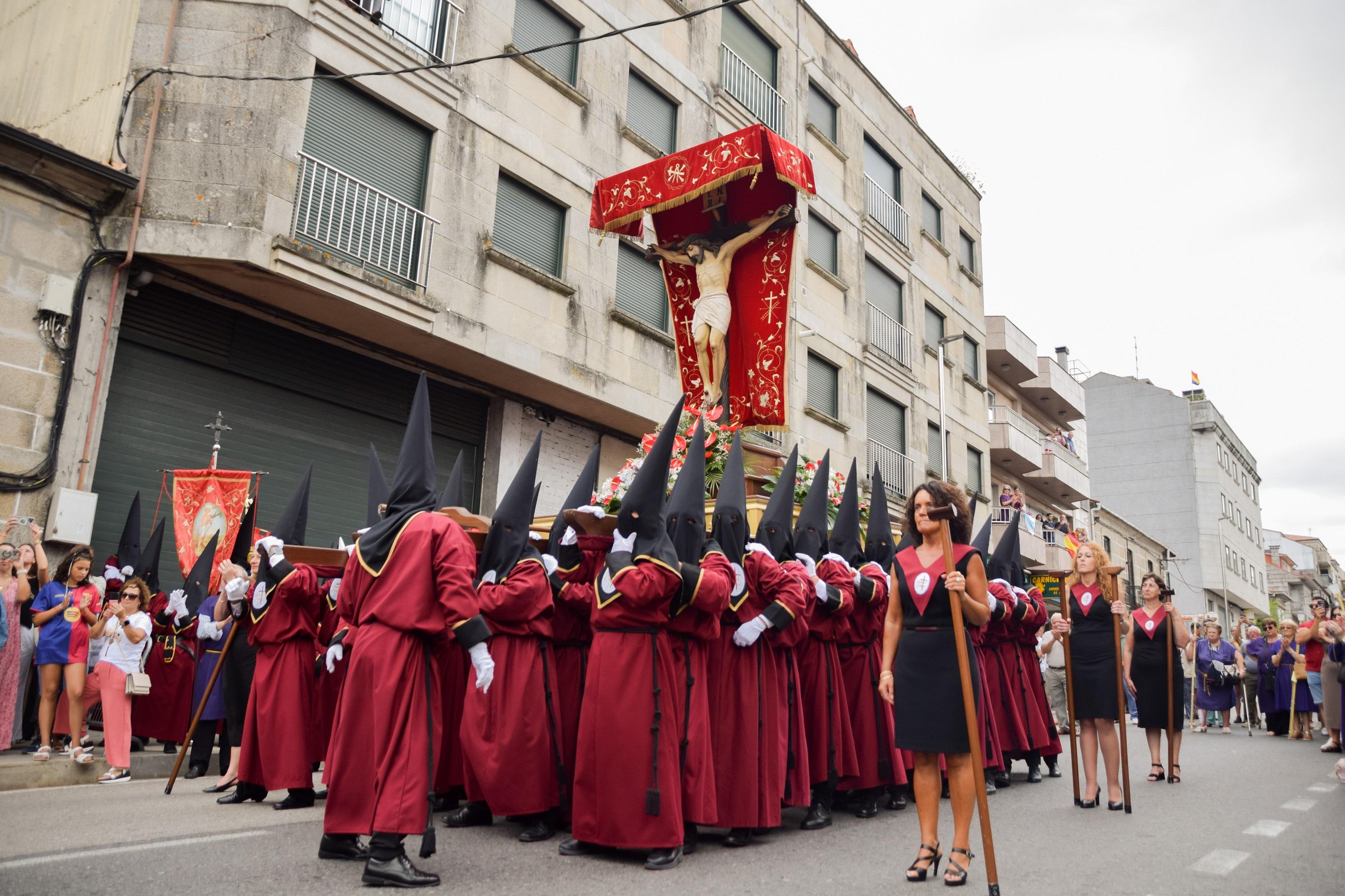 A Cañiza celebrou con devoción a festividade na honra do Santísimo Cristo da Agonía