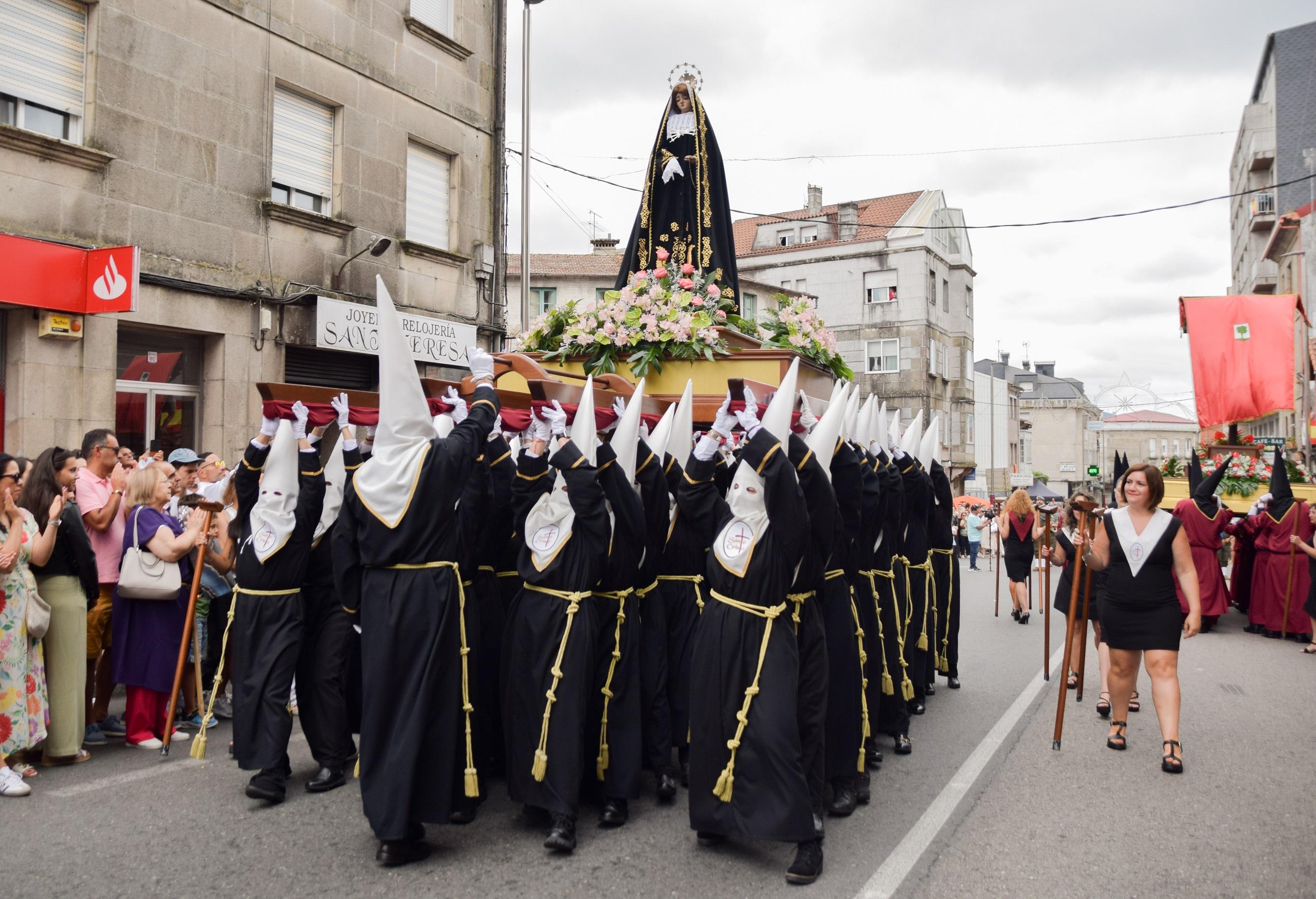 A Cañiza celebrou con devoción a festividade na honra do Santísimo Cristo da Agonía