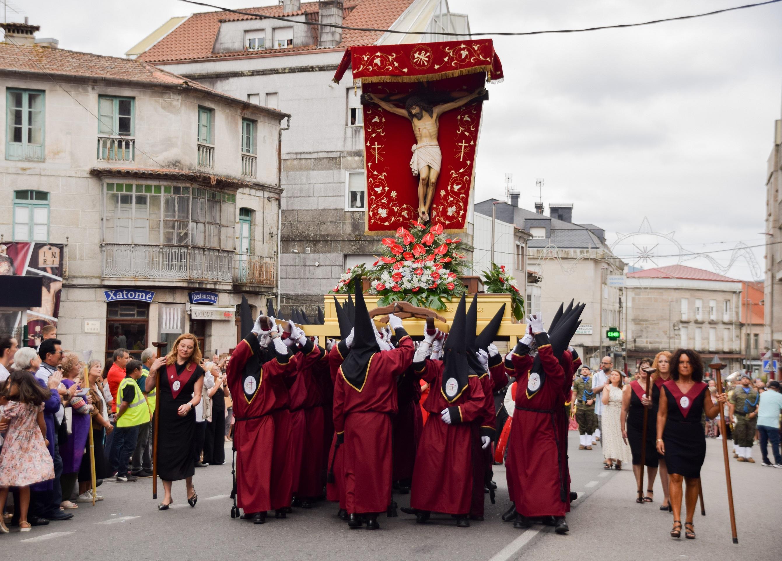 A Cañiza celebrou con devoción a festividade na honra do Santísimo Cristo da Agonía