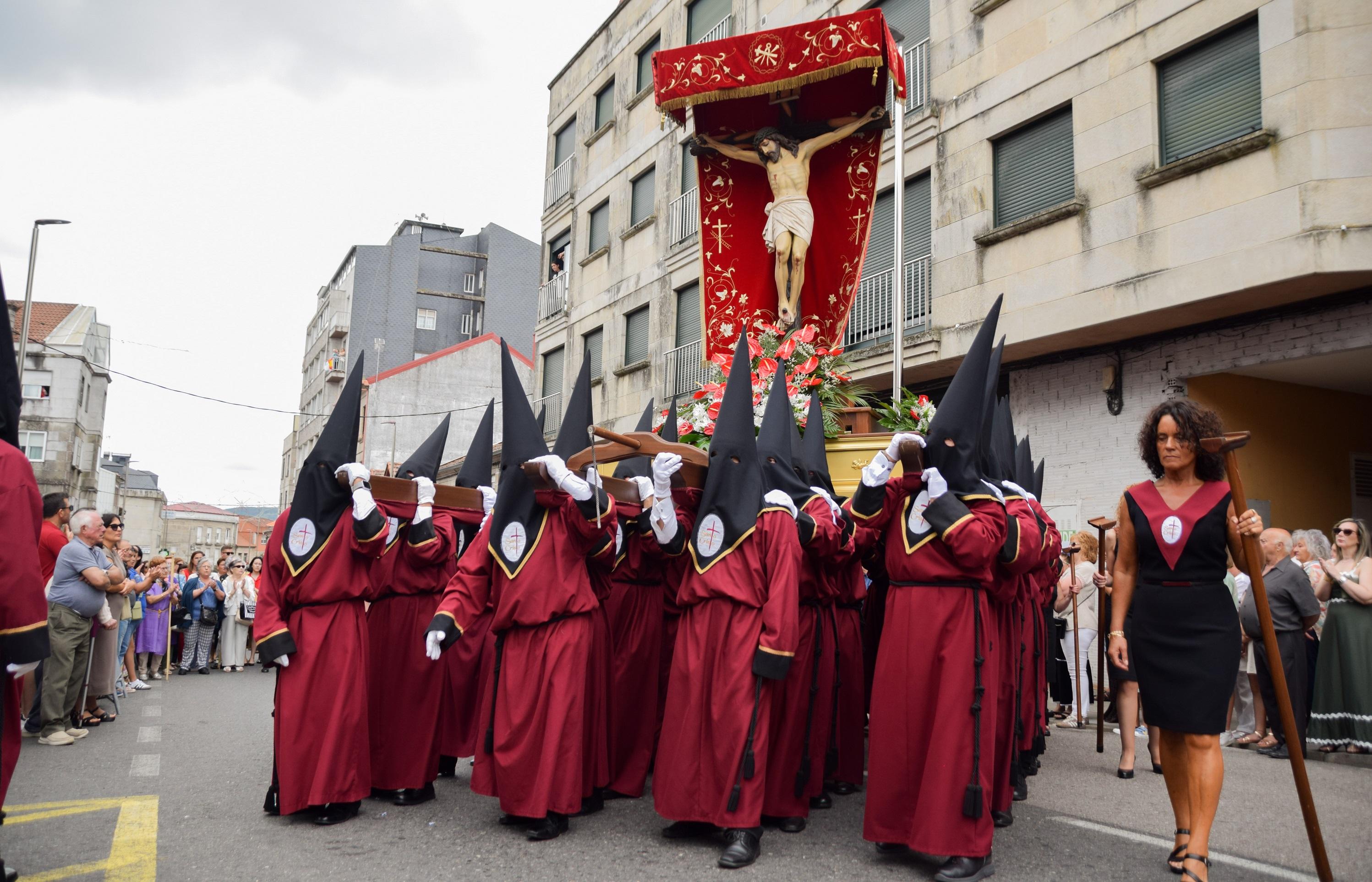 A Cañiza celebrou con devoción a festividade na honra do Santísimo Cristo da Agonía