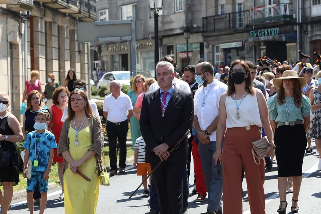 O Alcalde e membros da Corporación Municipal durante a Procesión