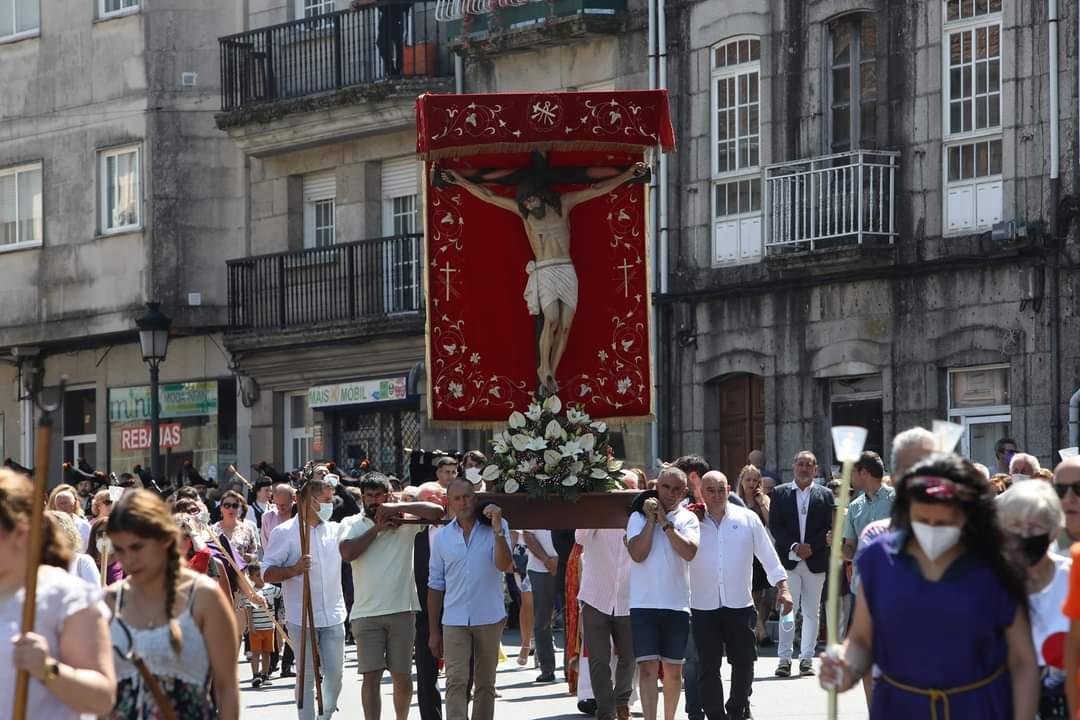 Momento da Procesión pola rúa Progreso