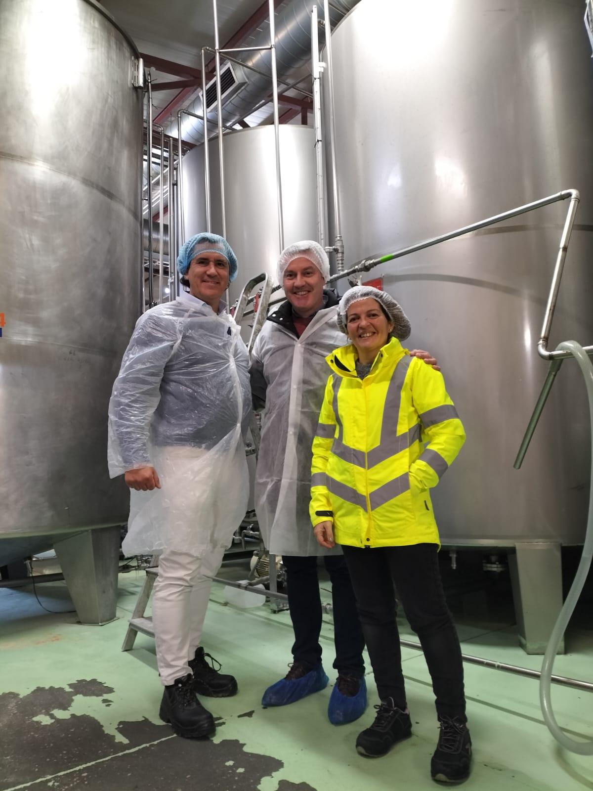 O Alcalde visita as instalacións da empresa “SMPV SL”, especializada na producción de ingredientes cosméticos