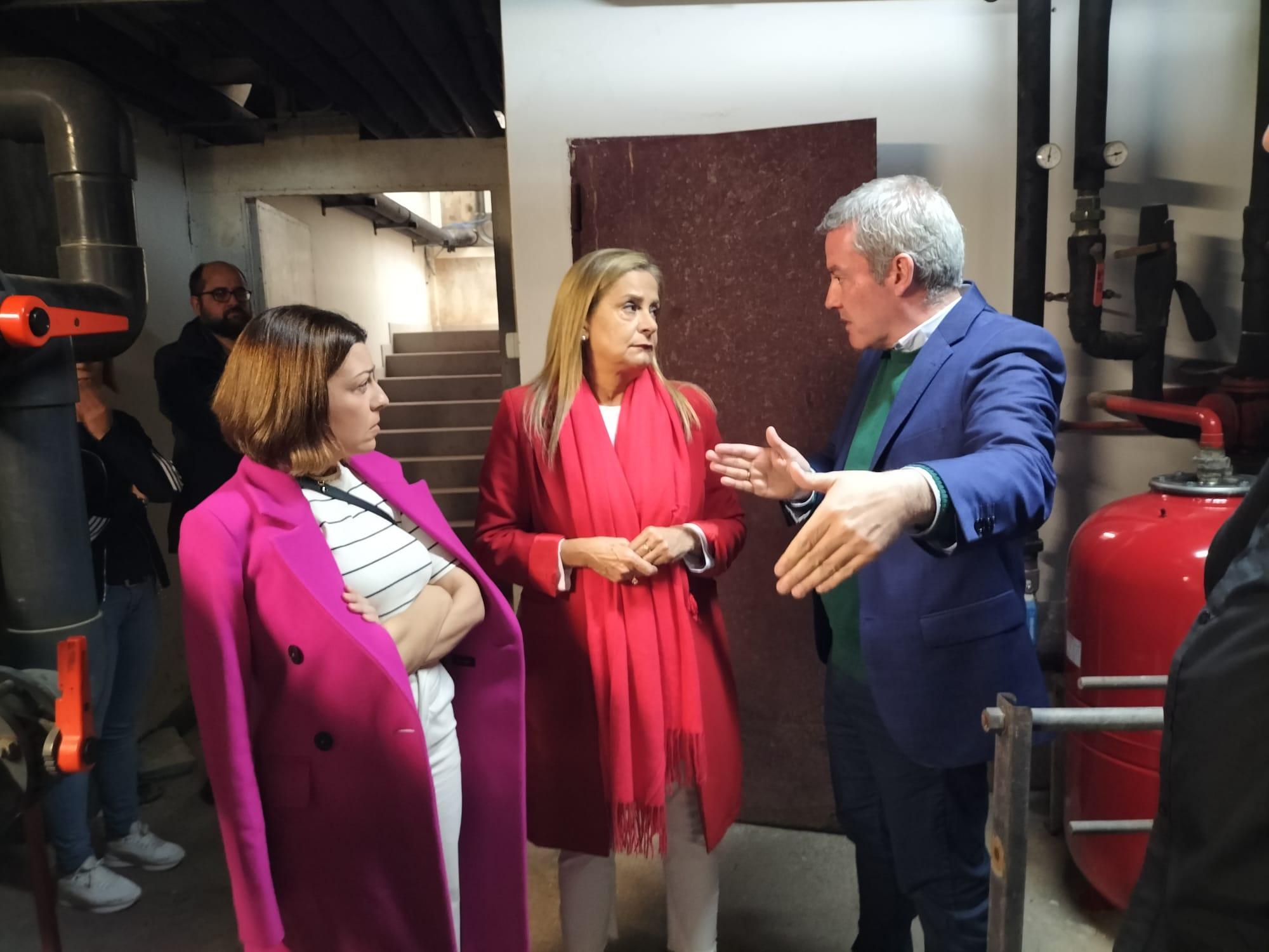 A Presidenta da Deputación Carmela Silva inaugurou hoxe as obras de reforma da piscina climatizada
