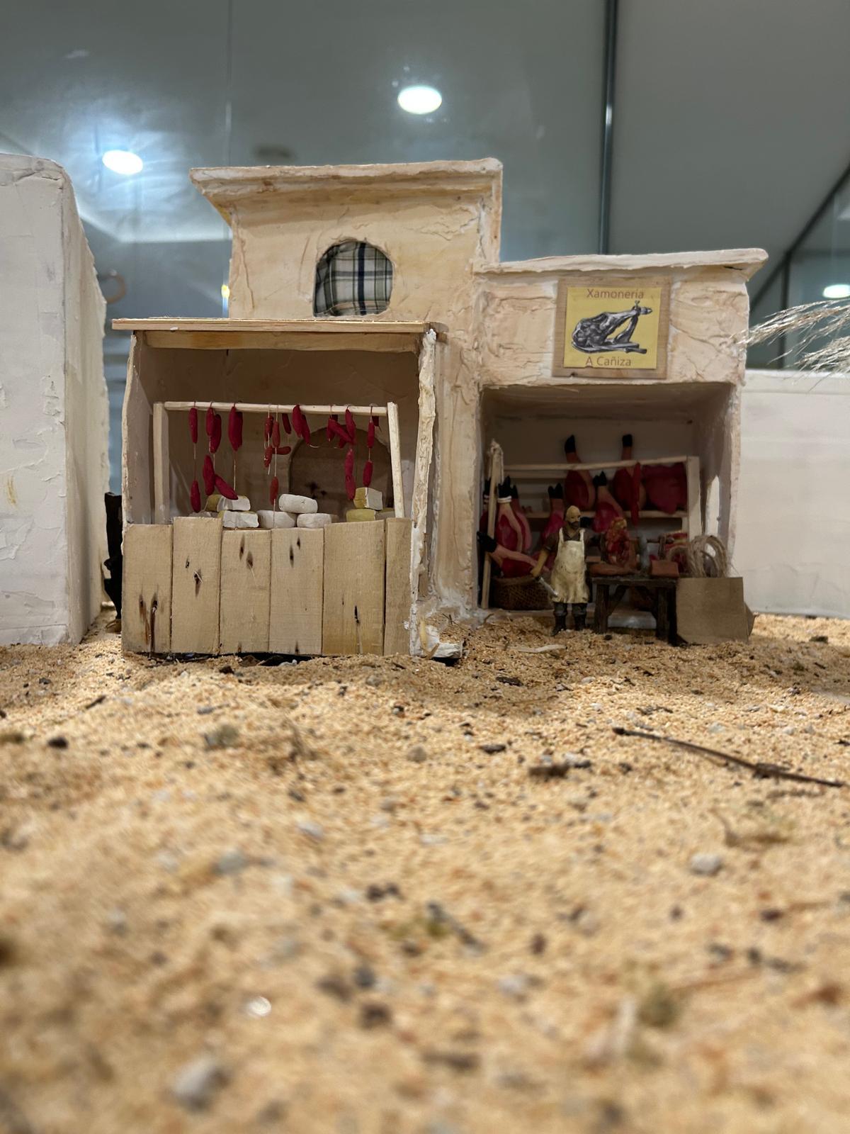 O Alcalde Luis Piña e Marta Mariño presentaron esta fin de semana o Belén de Nadal da Cañiza