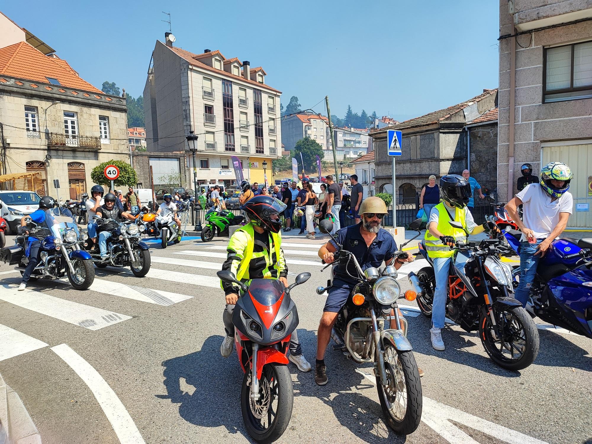 Este 31 de xullo A Cañiza acolleu a máis de 150 motos na sua "Xuntanza Moteira" organizada polo Clube Os Polemans