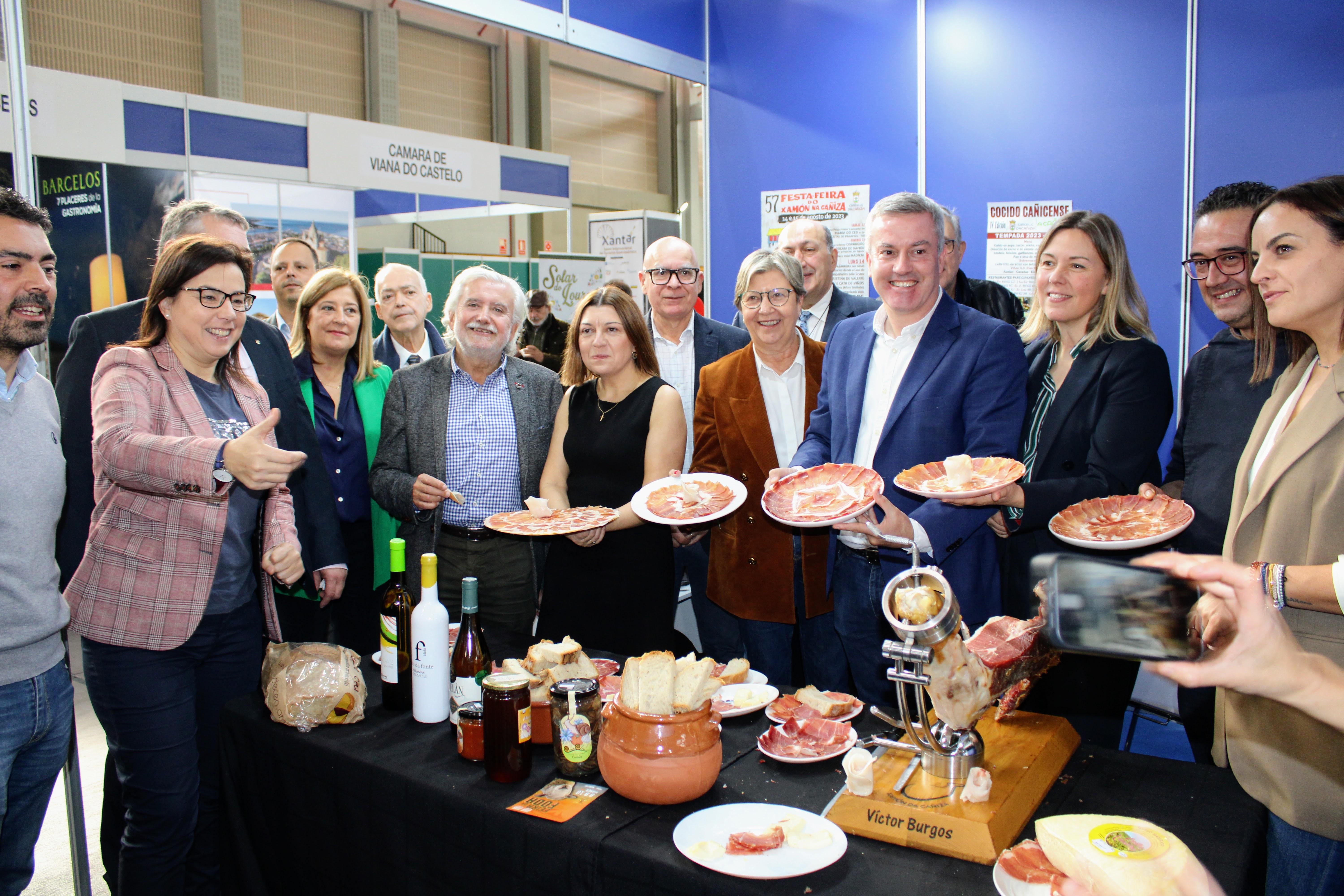 O Alcalde da Cañiza promociona a gastronomia do Concello  no Salón Internacional de Xantar en Ourense