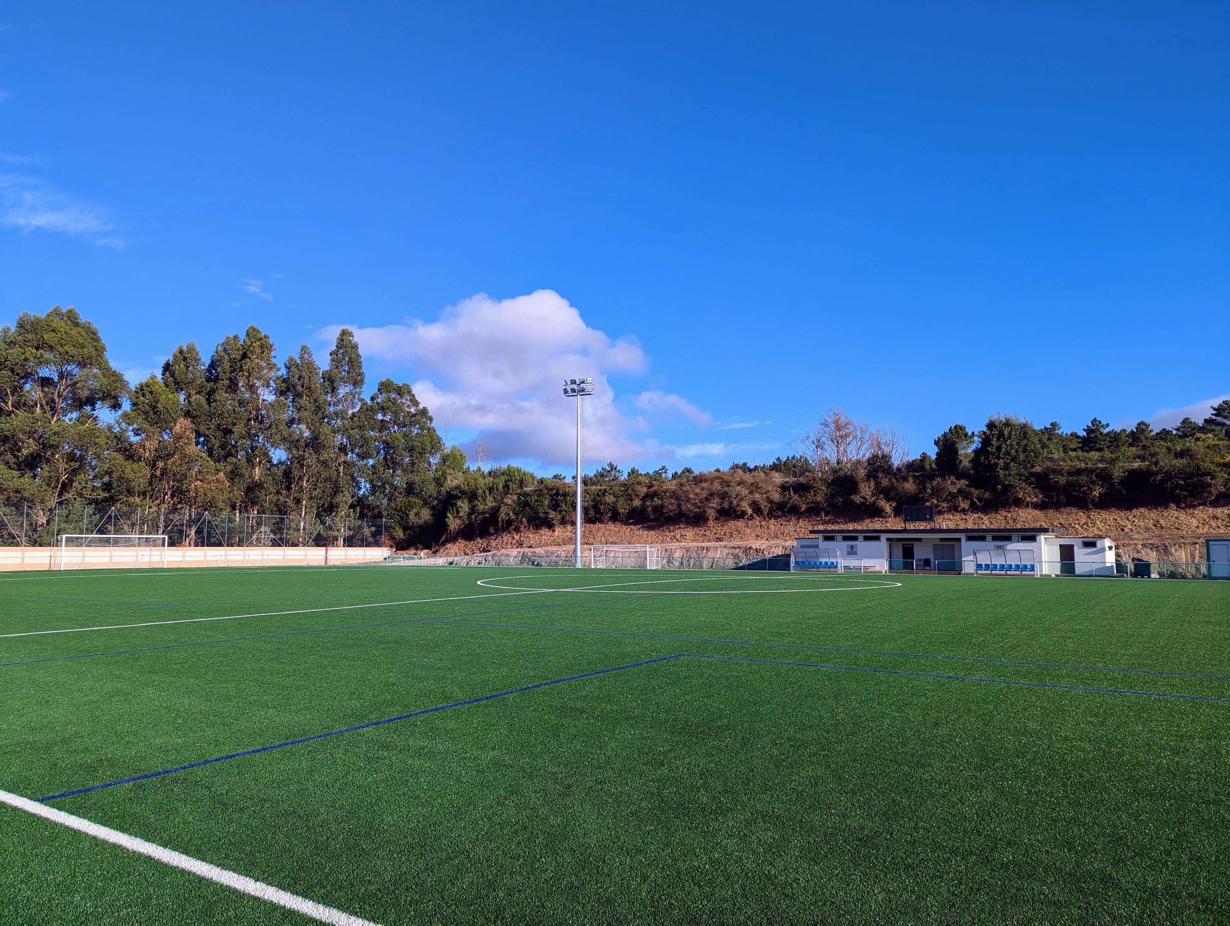 O Campo de Fútbol de Augas Férreas xa está a pleno rendemento tras un investimento de 602.421,61€