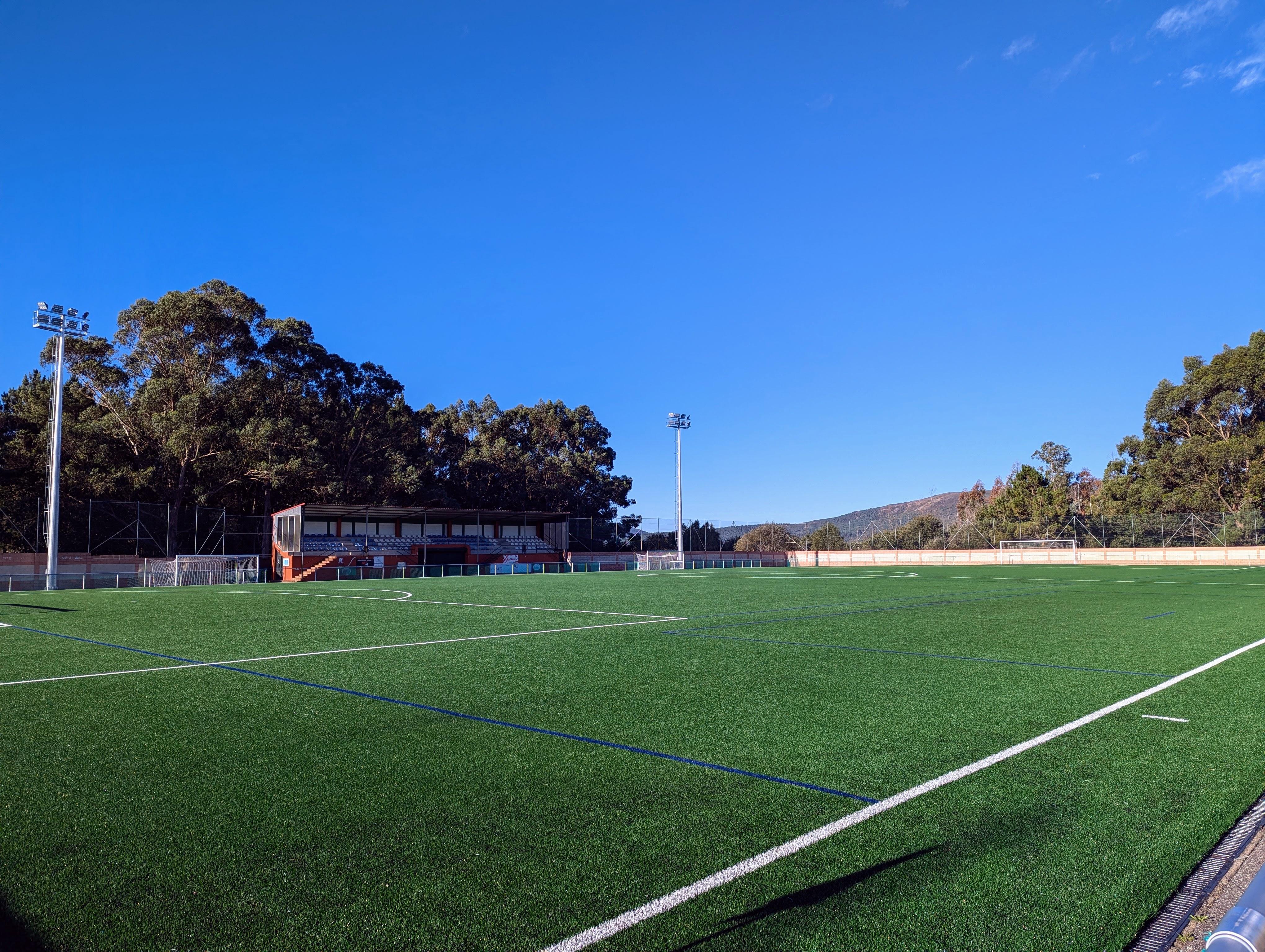 O Campo de Fútbol de Augas Férreas xa está a pleno rendemento tras un investimento de 602.421,61€