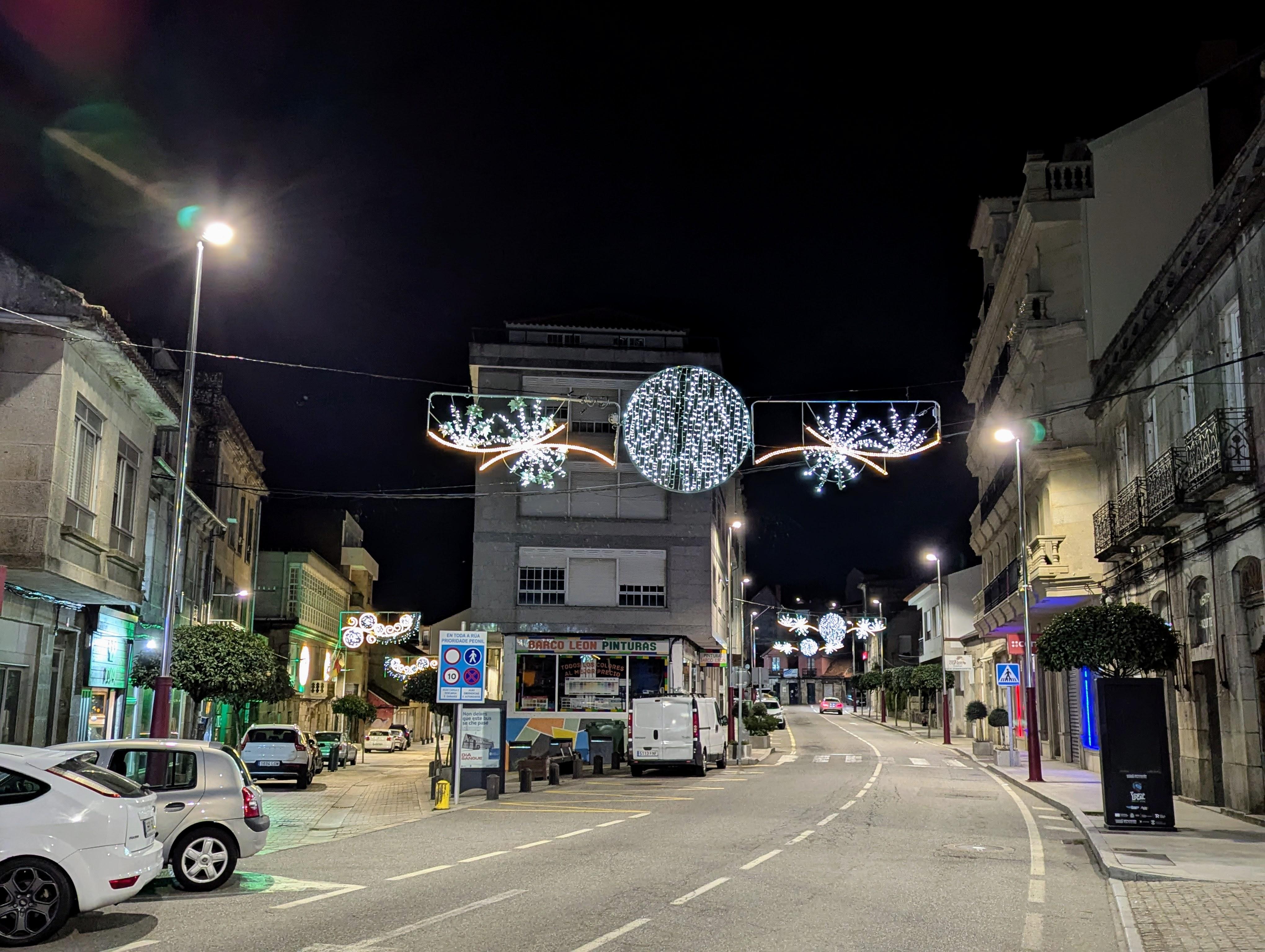 Presentamos a reportaxe das Luces da Cañiza neste Nadal 2024 & 2025