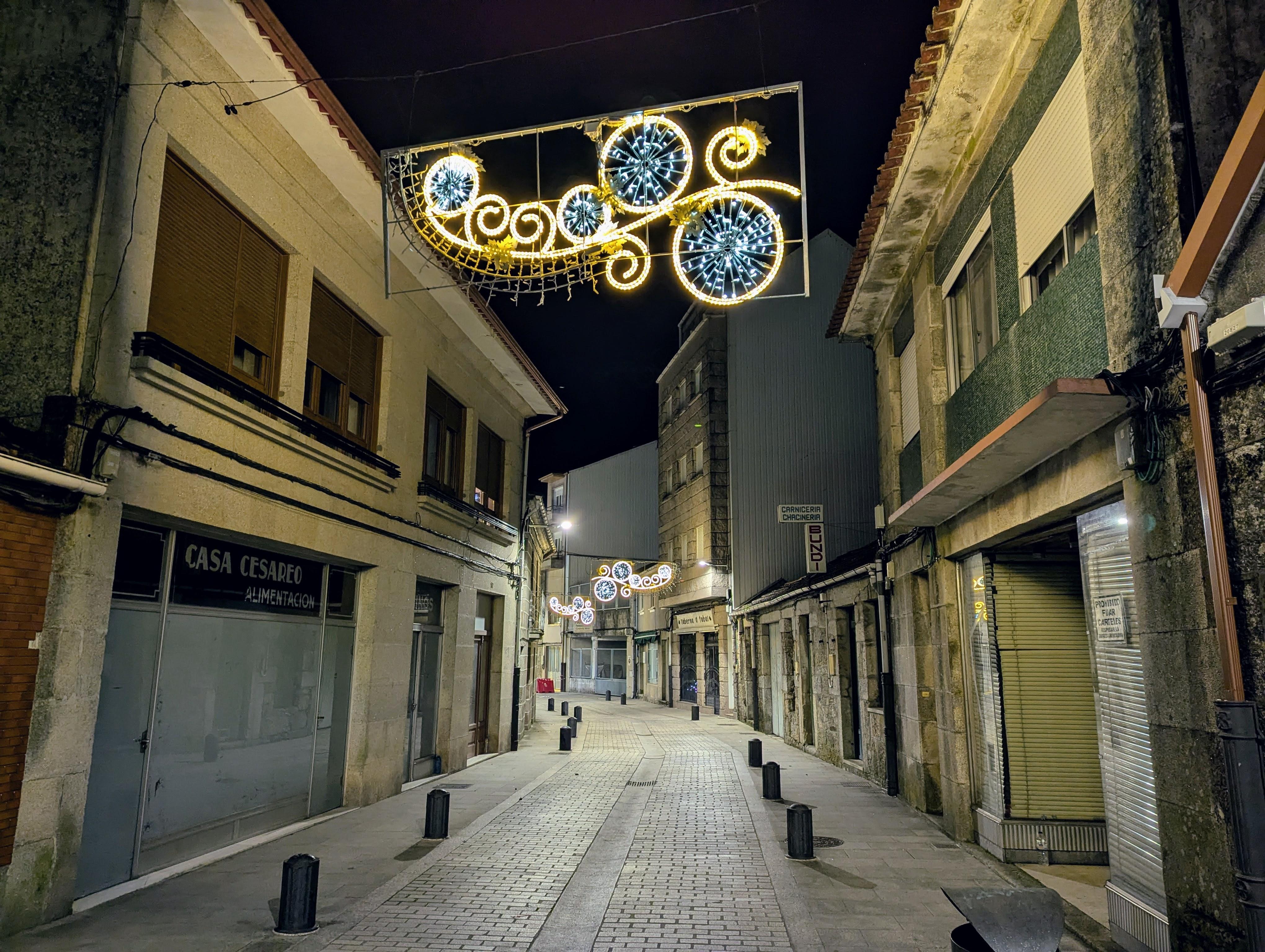 Presentamos a reportaxe das Luces da Cañiza neste Nadal 2024 & 2025